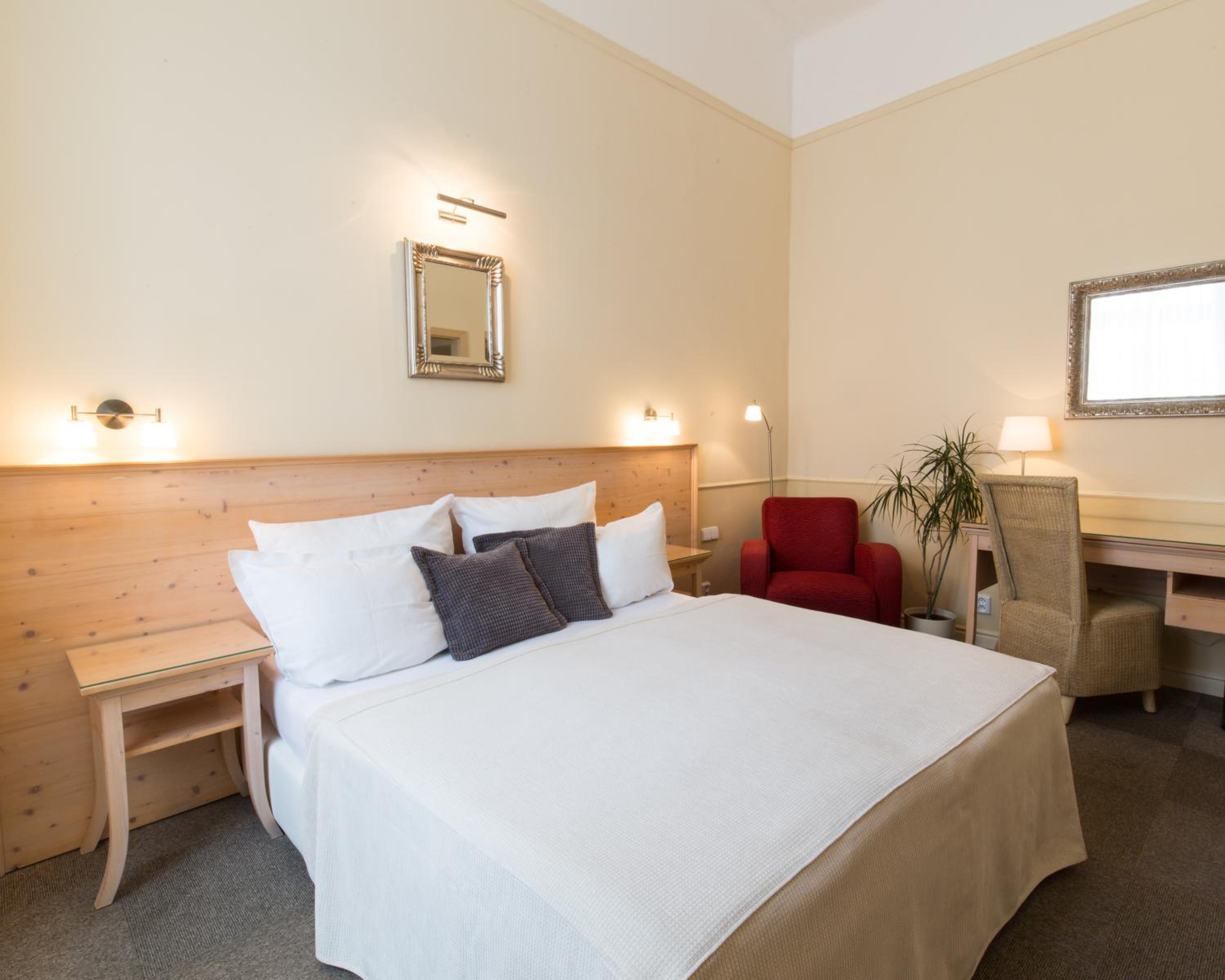 Classic Double Room