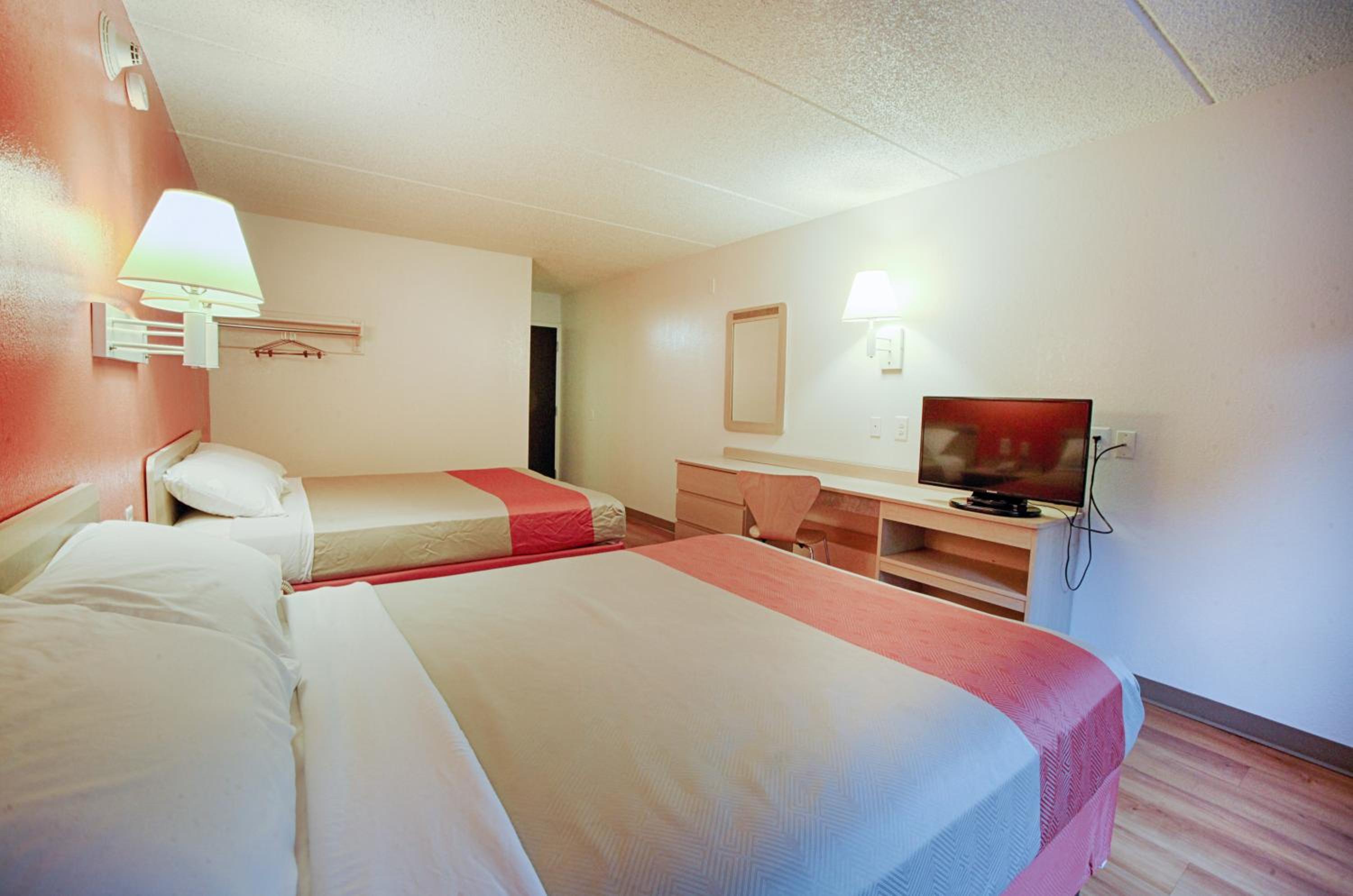 Deluxe Queen Room with Two Queen Beds photo 1