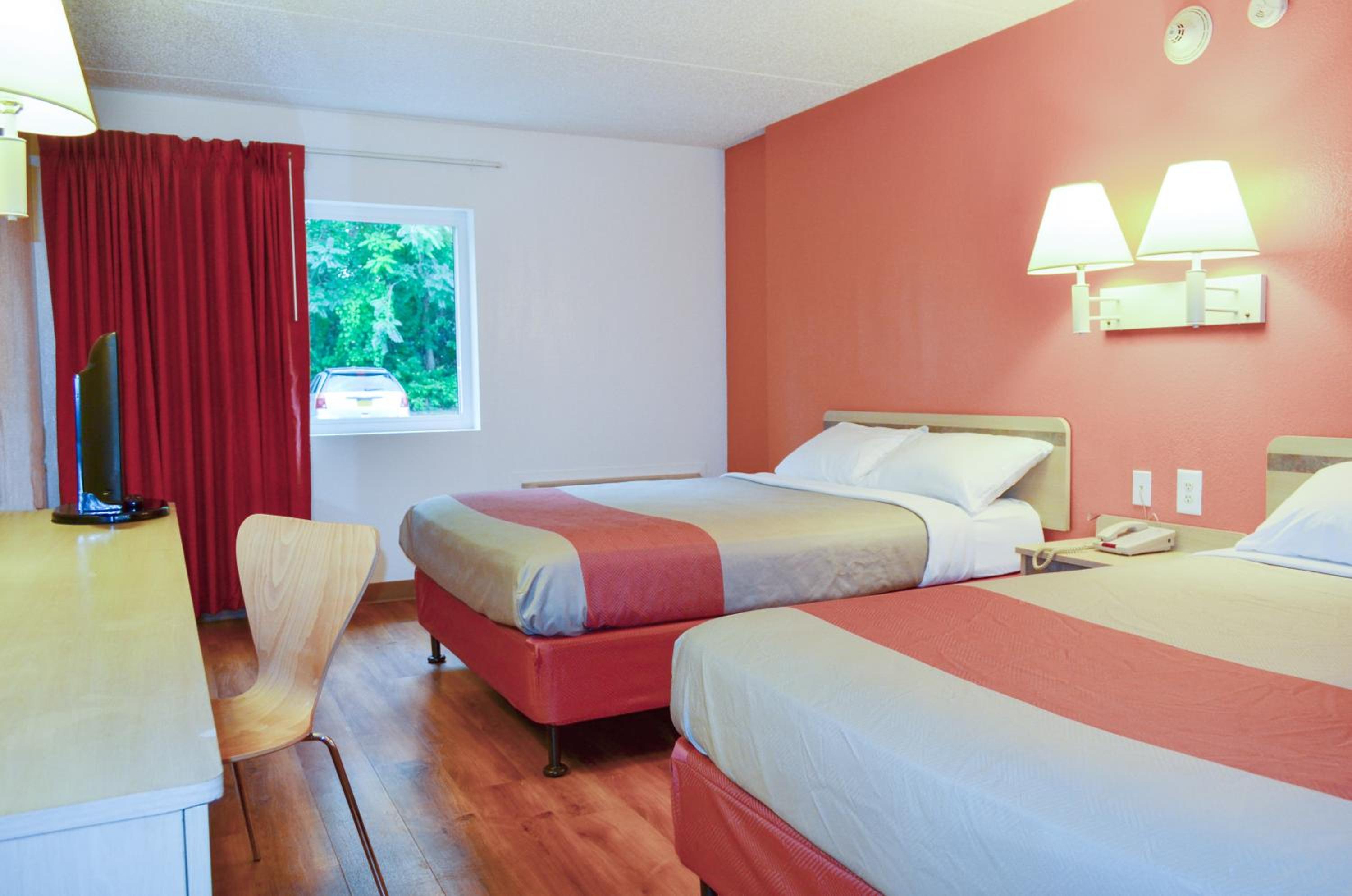 Deluxe Queen Room with Two Queen Beds photo 2