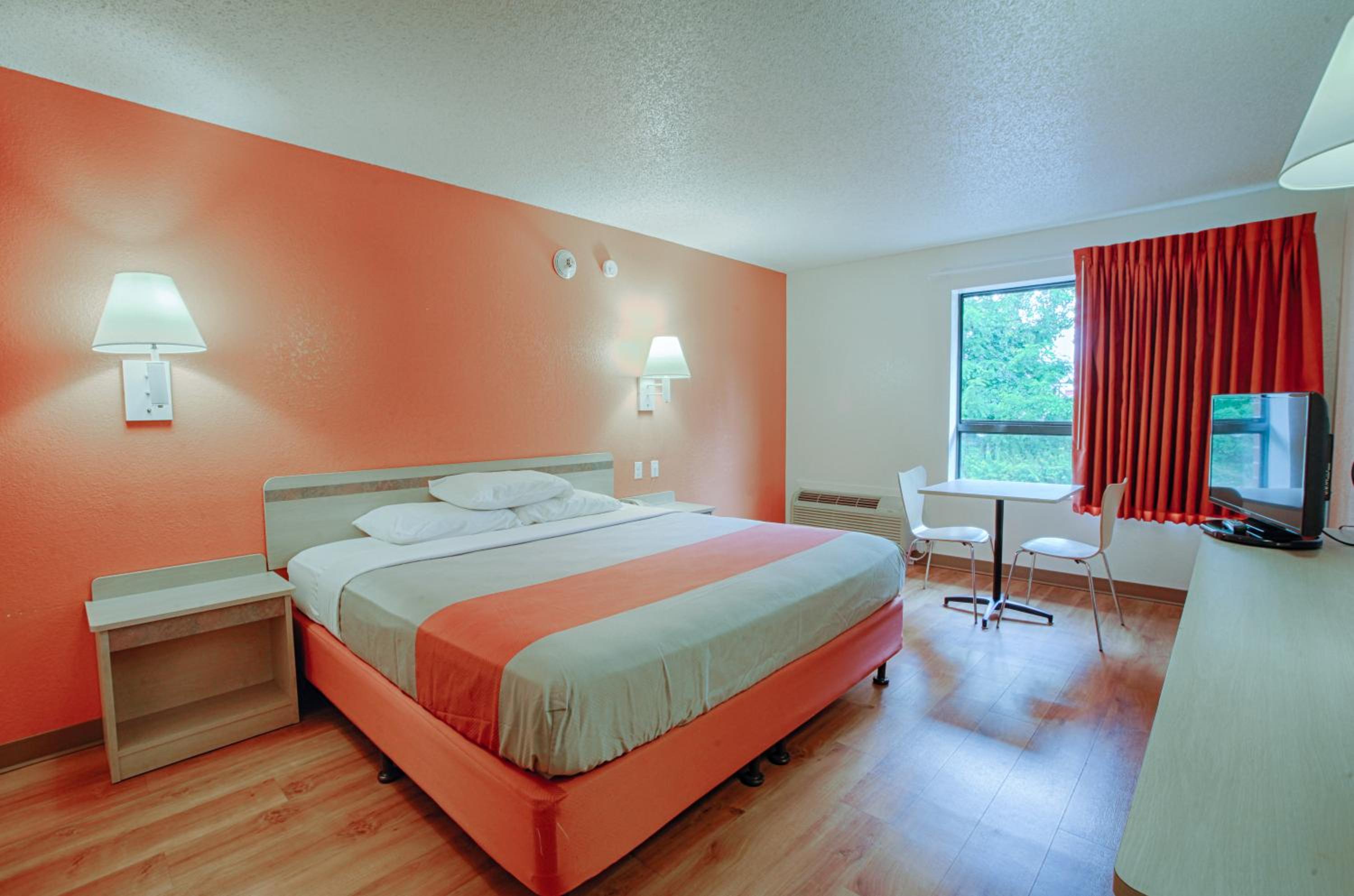 Deluxe King Room photo 1