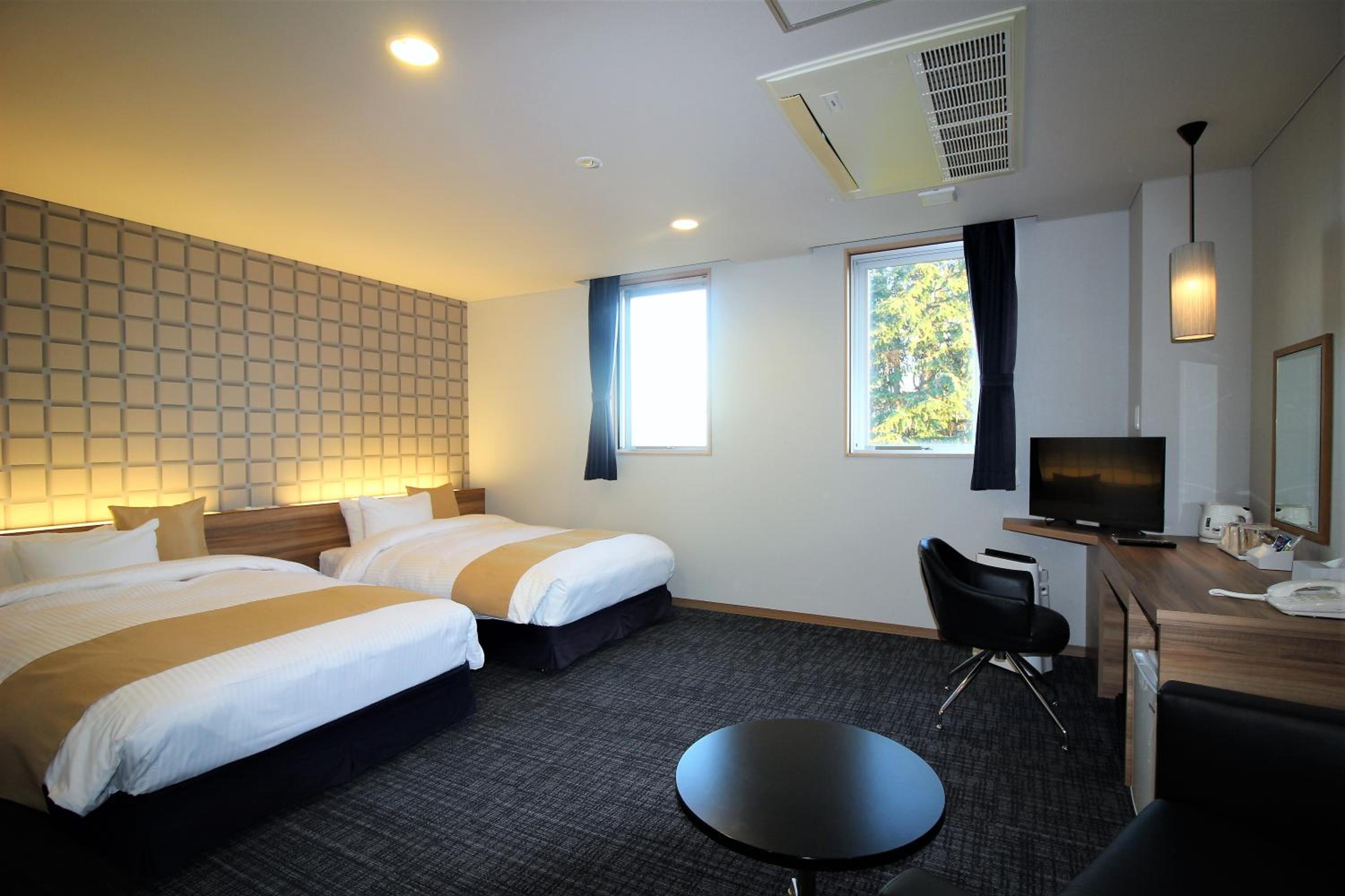Moderate Twin Room - Non-Smoking - Photo 1