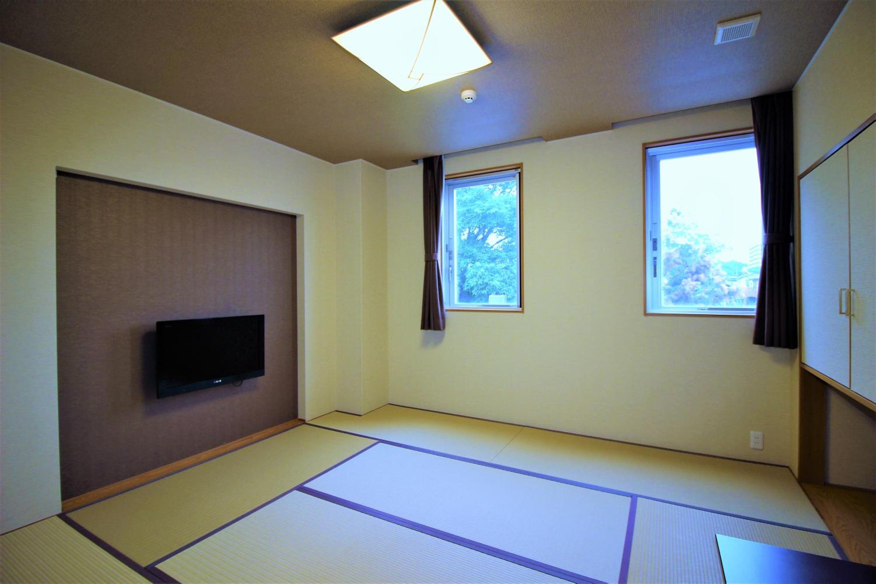 Japanese-Style Room with Shared Bathroom - Non-Smoking - Photo 1