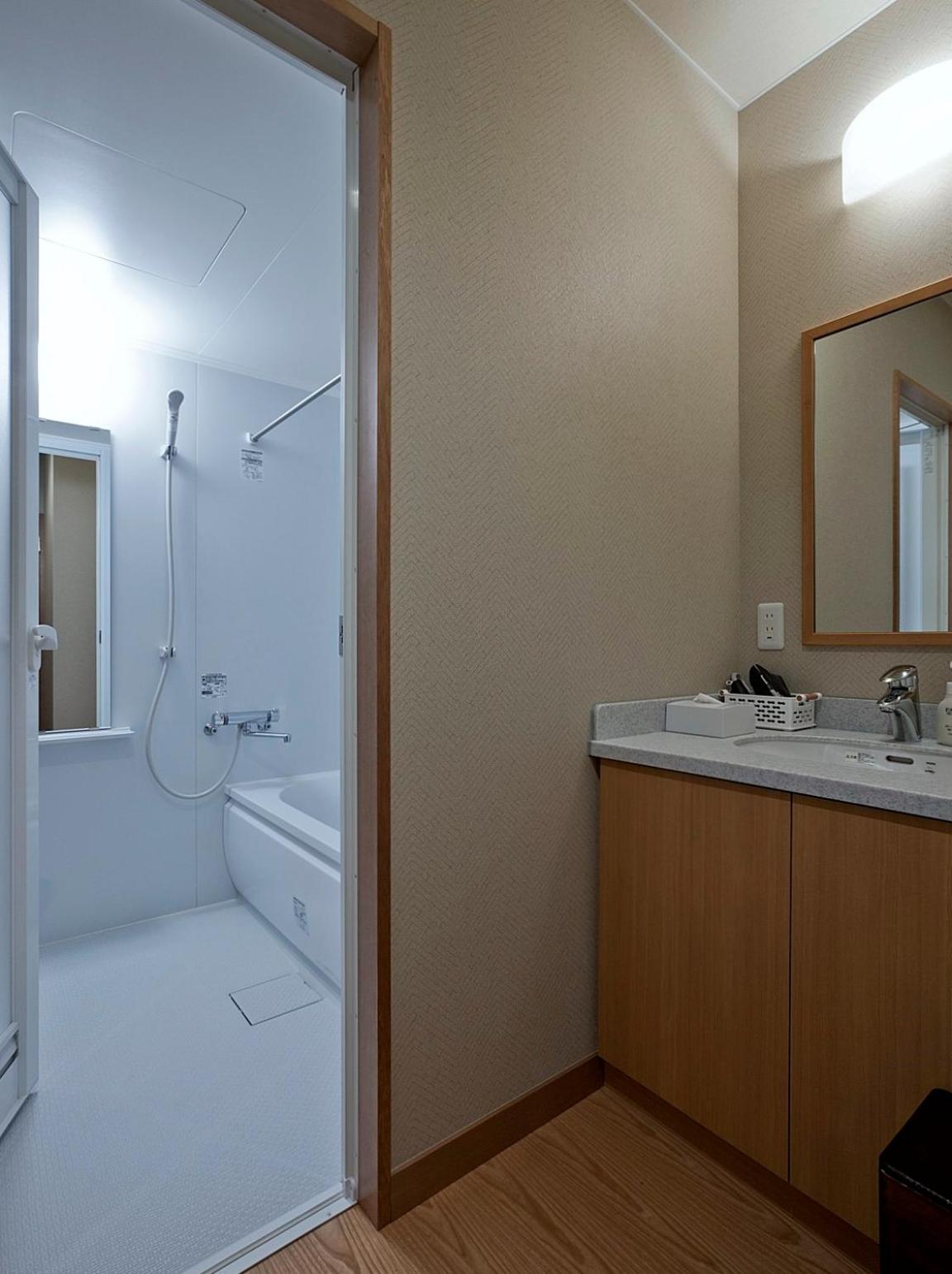 Japanese-Style Family Room with Bathroom - Non-Smoking photo 3