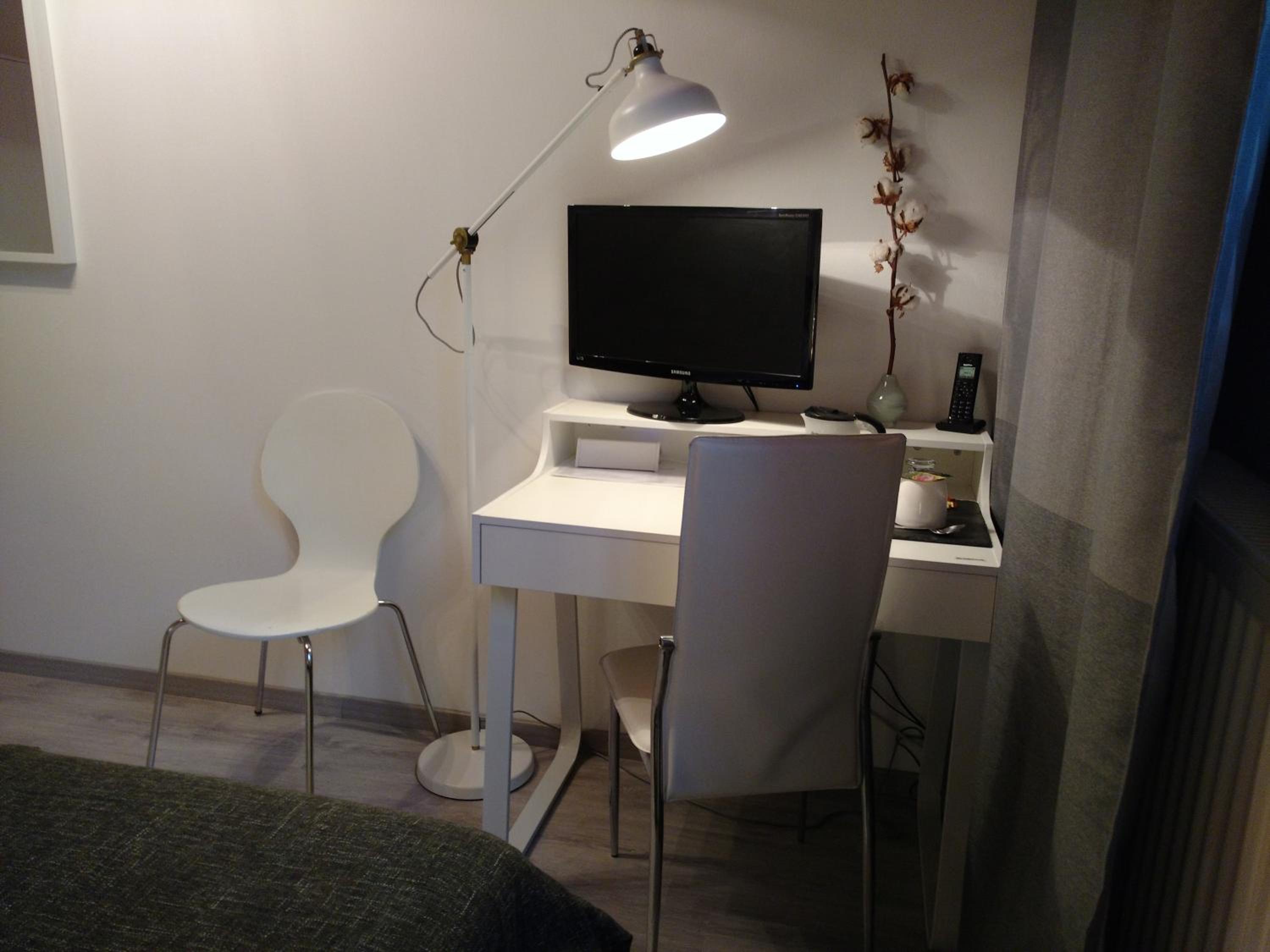 Budget Twin Room photo 2