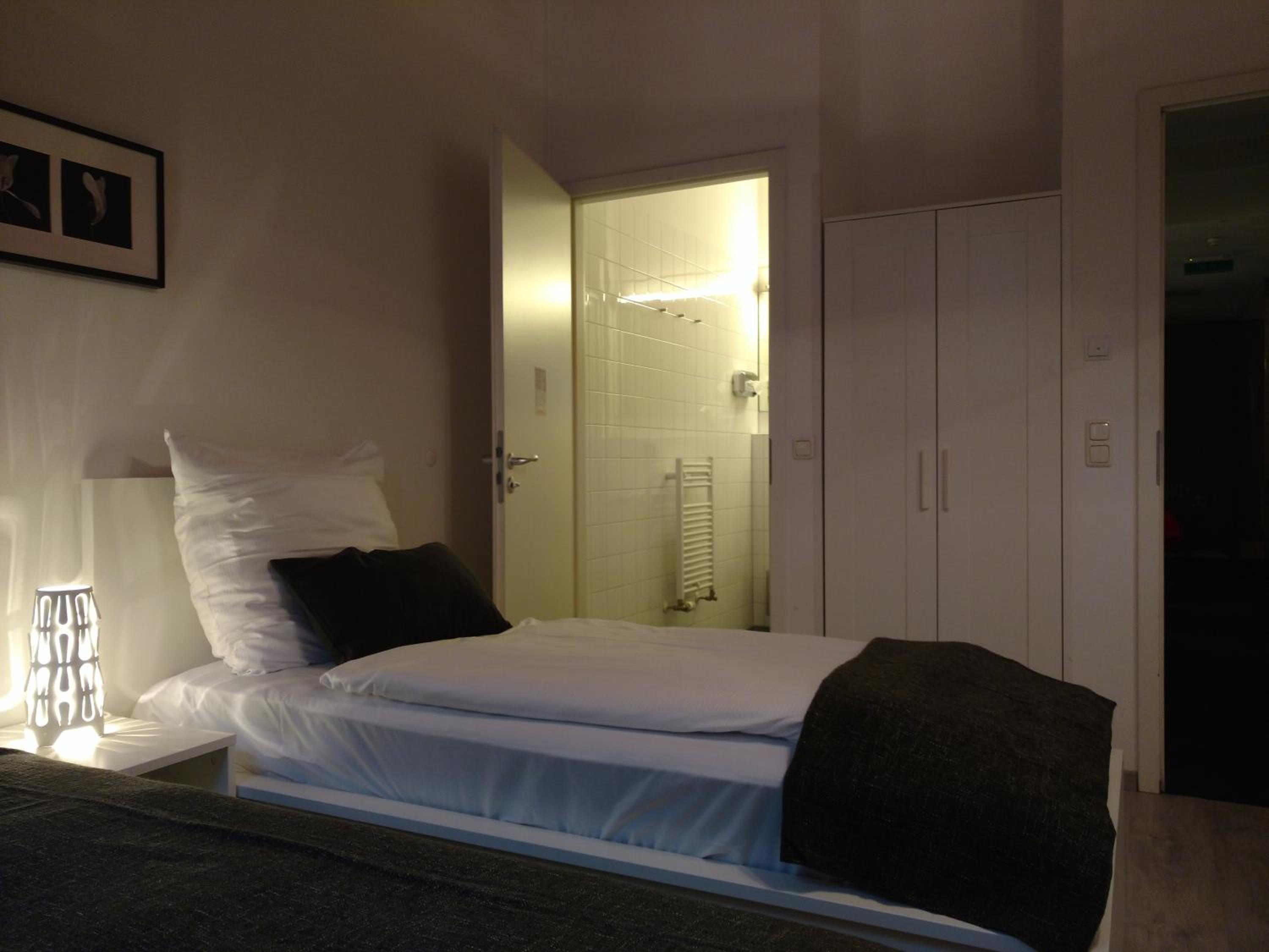 Budget Twin Room photo 3