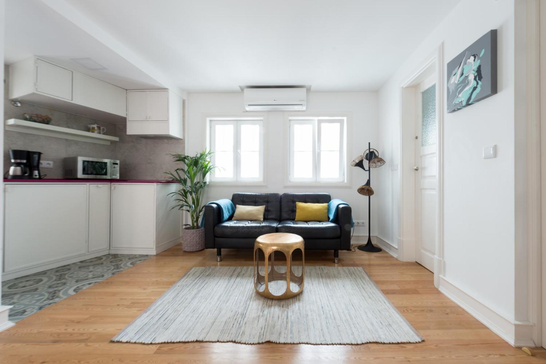 One-Bedroom Apartment photo 1