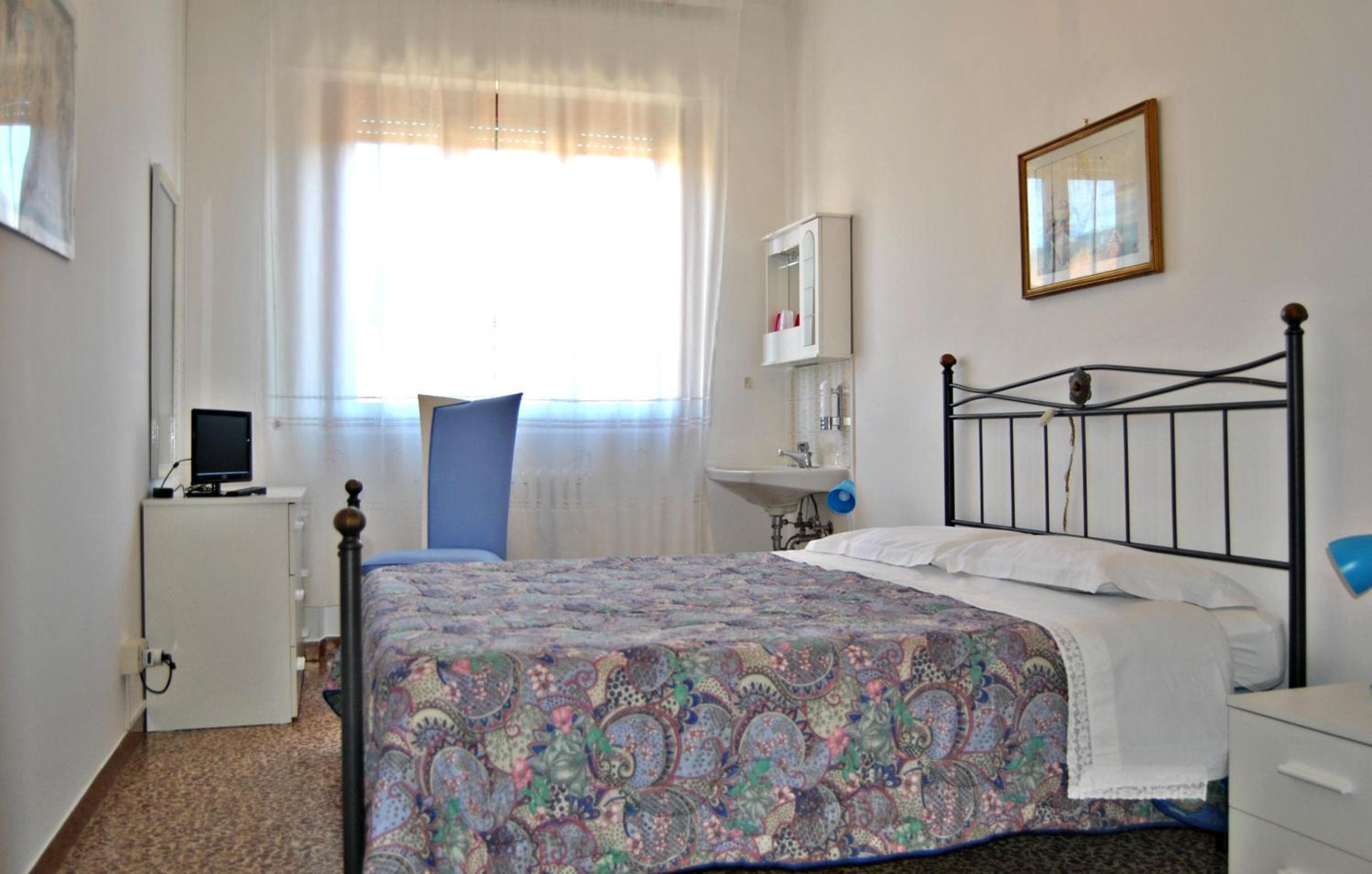 Double or Twin Room photo 2