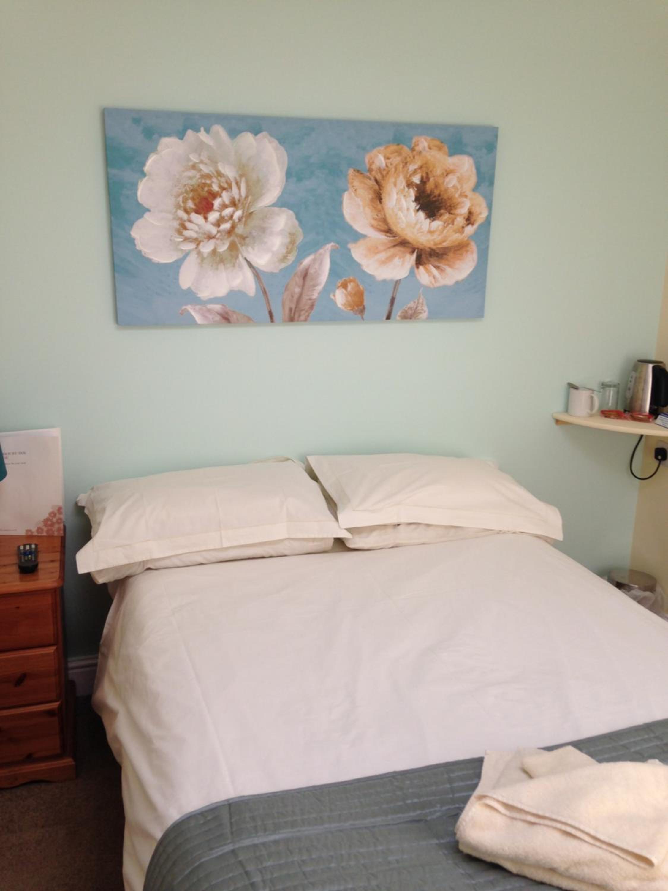 Standard Twin Room - Photo 3