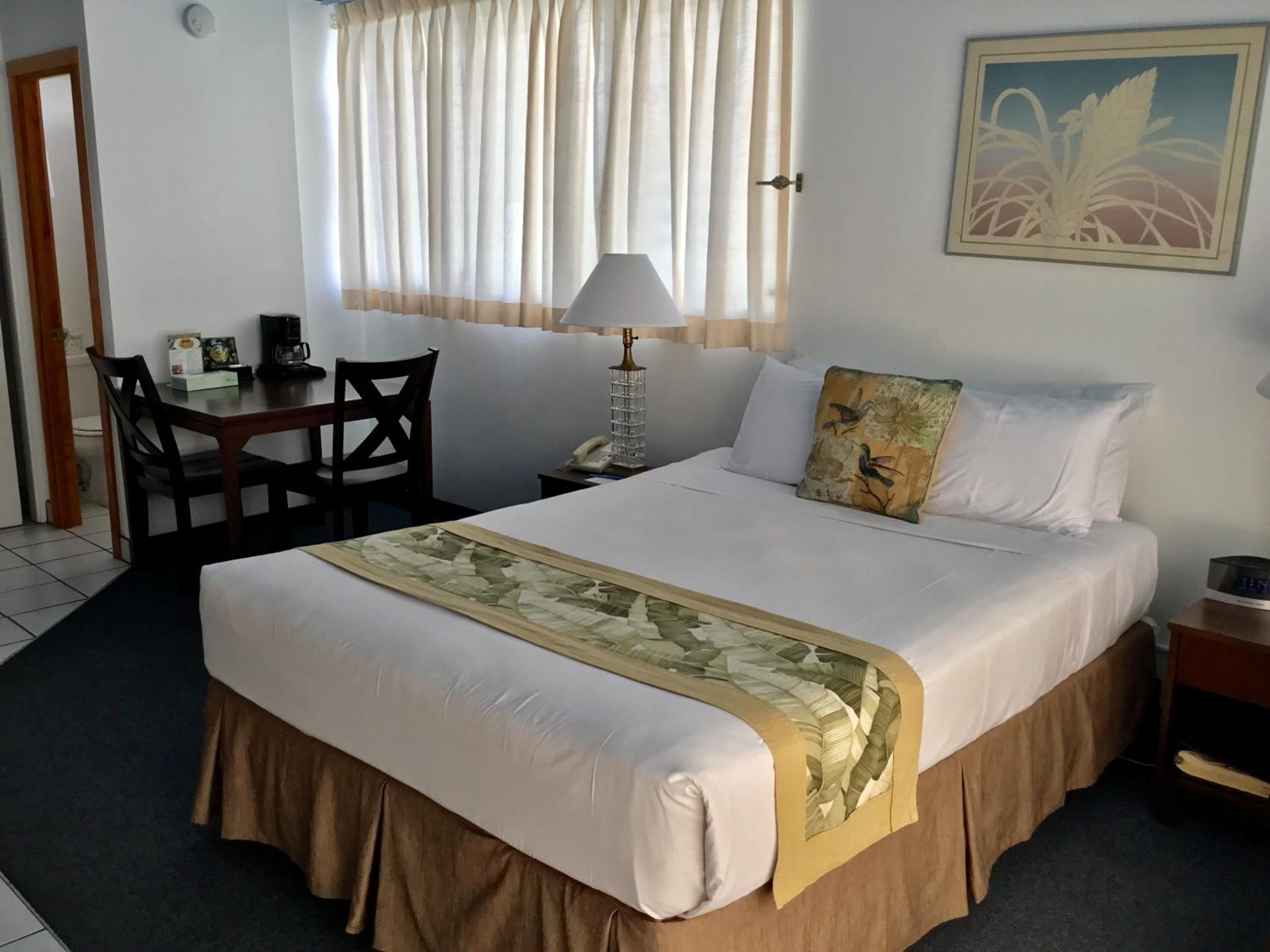 One-Bedroom Queen – Non Refundable