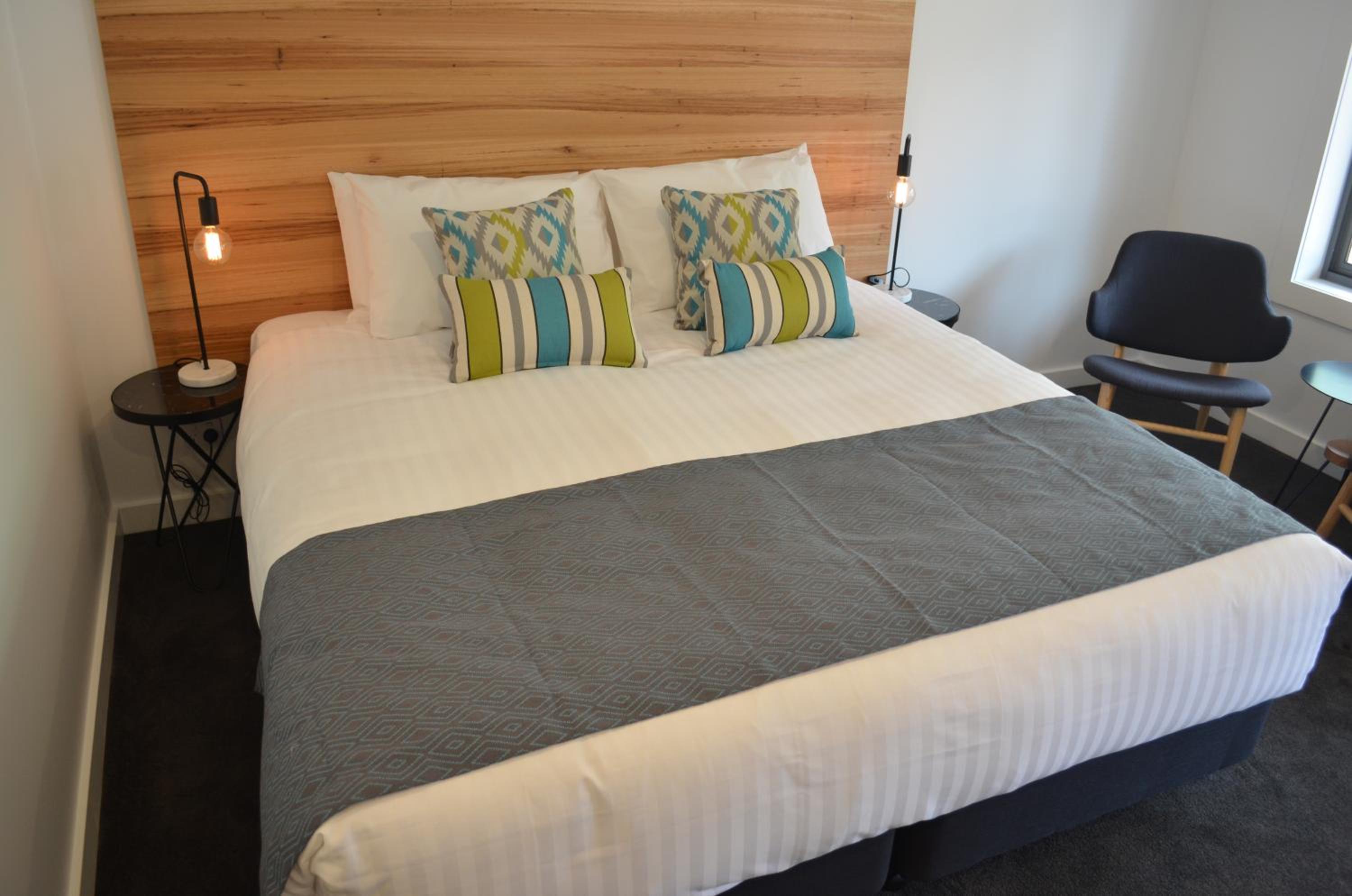 Deluxe King Suite with Outdoor Hot Tub - Adults Only