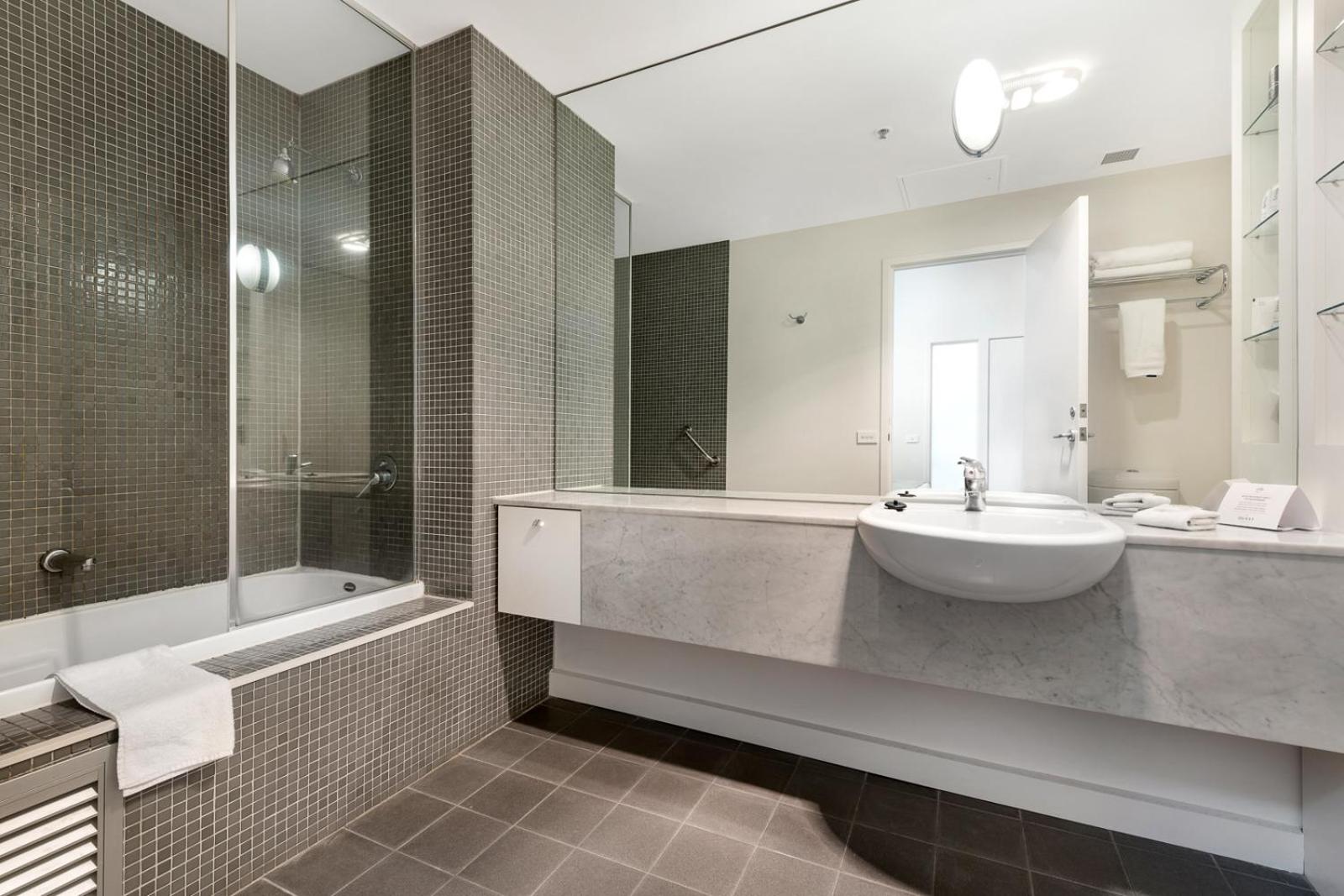 Standard One-Bedroom Apartment - Photo 2