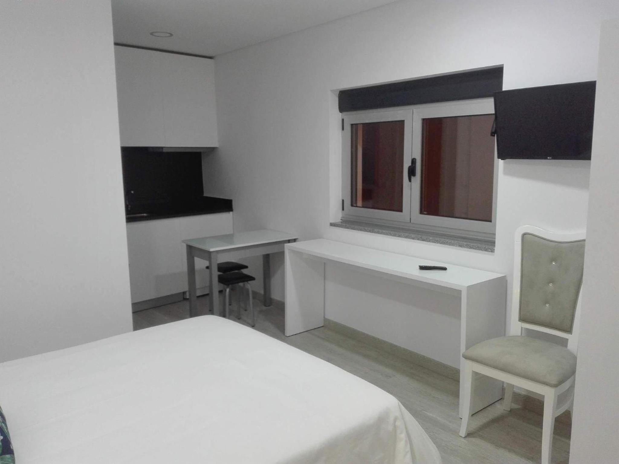 Studio - Photo 3