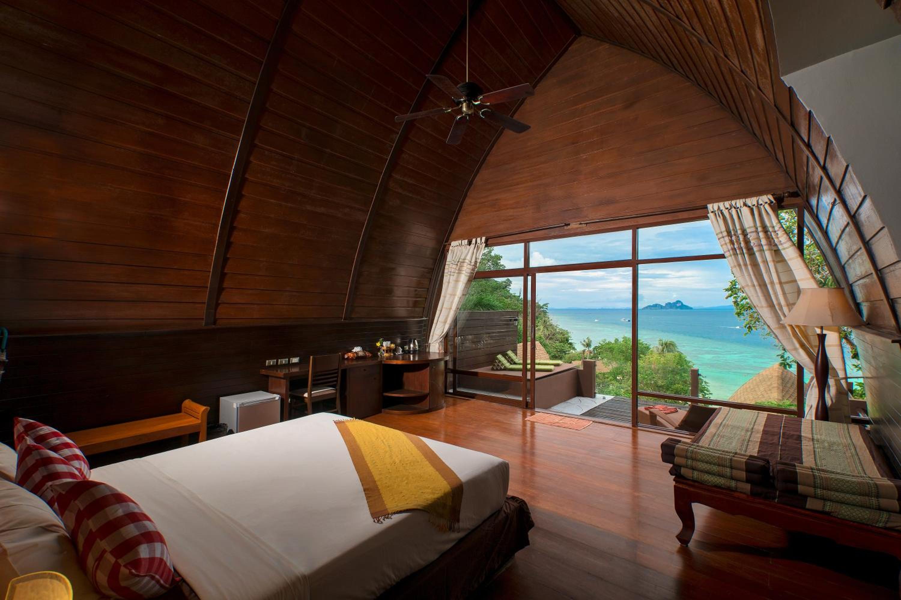 Ocean Cliff Villa photo 2