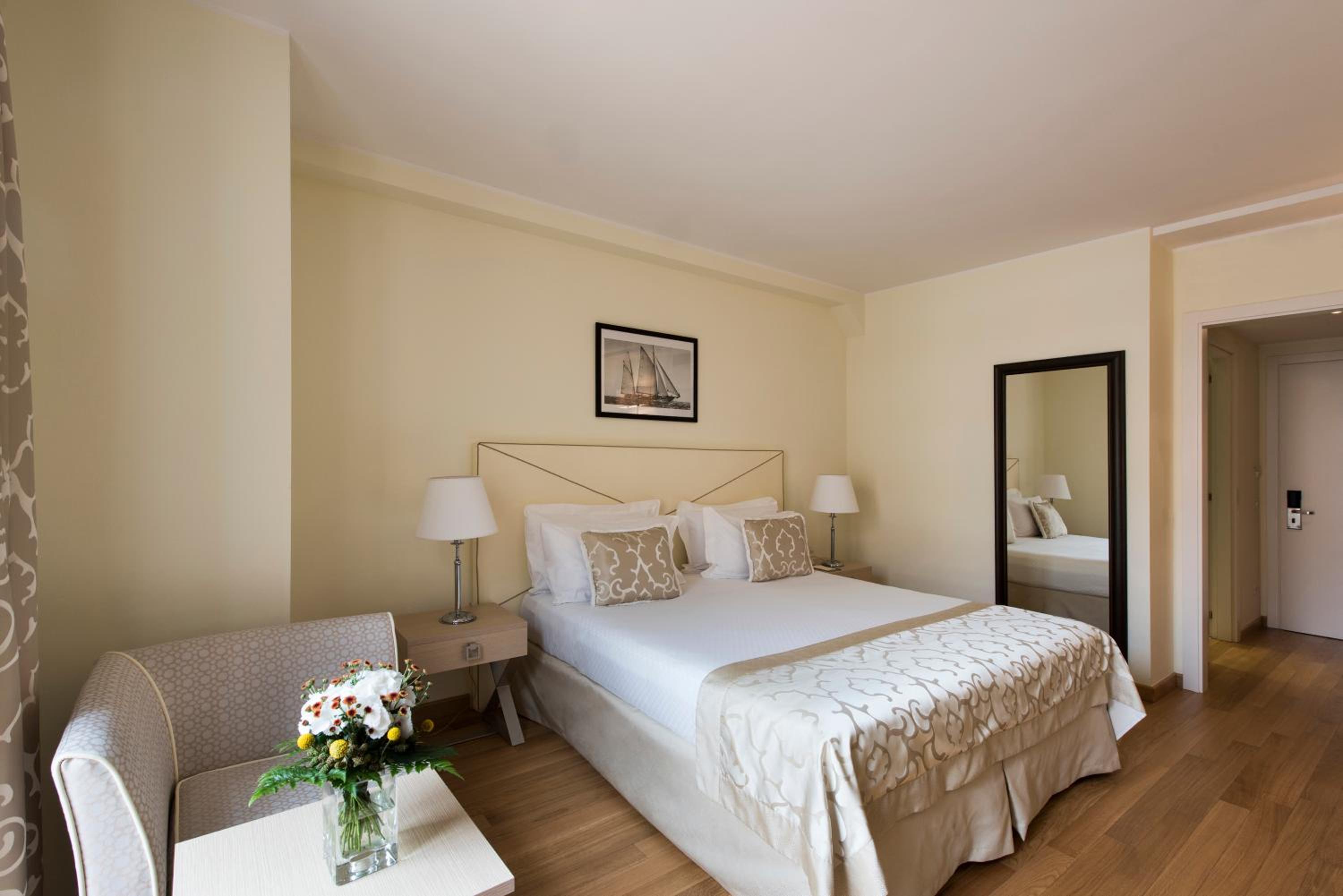 Classic Double or Twin Room - Photo 4