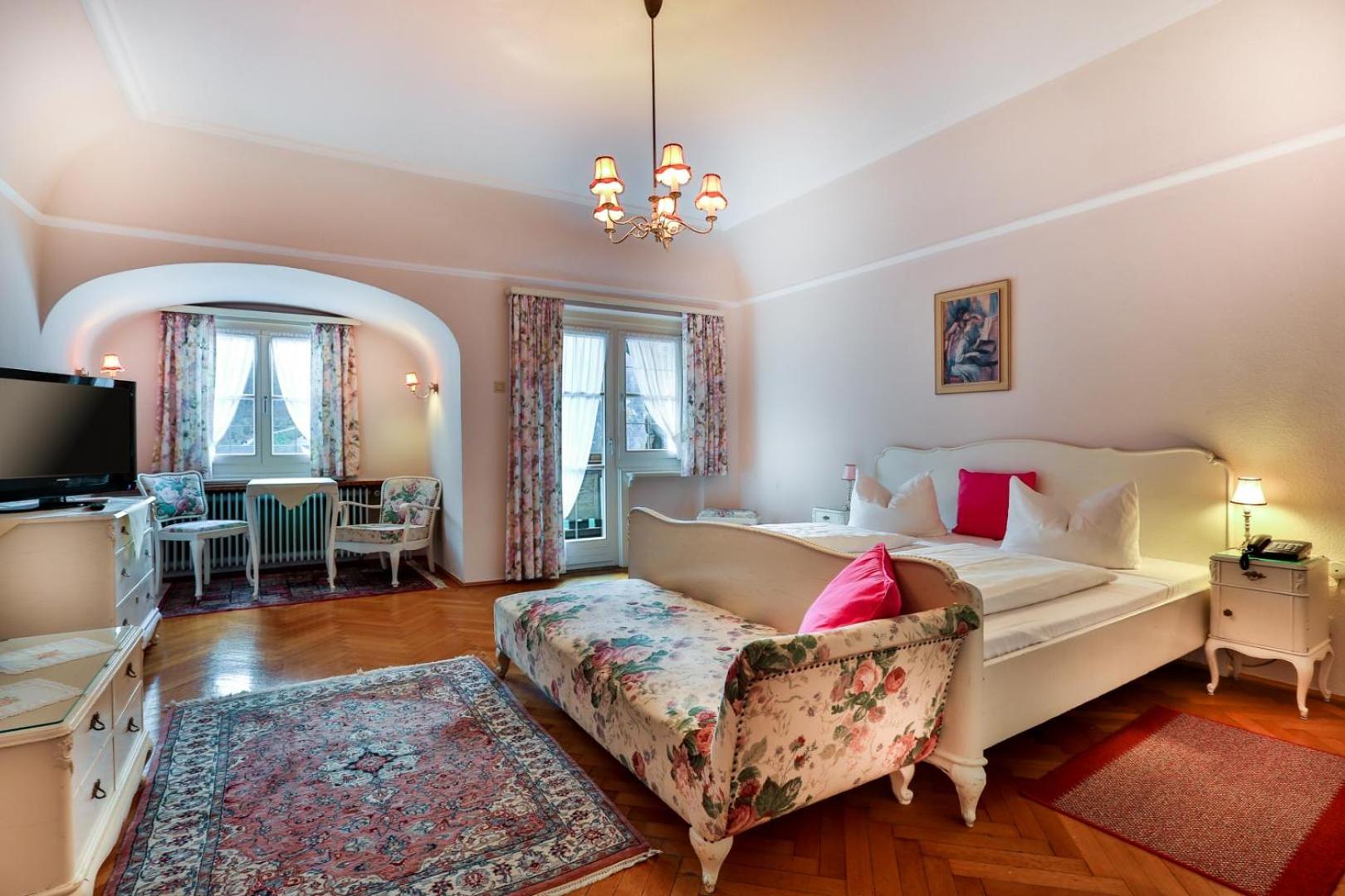 Double Room with Lake View photo 1