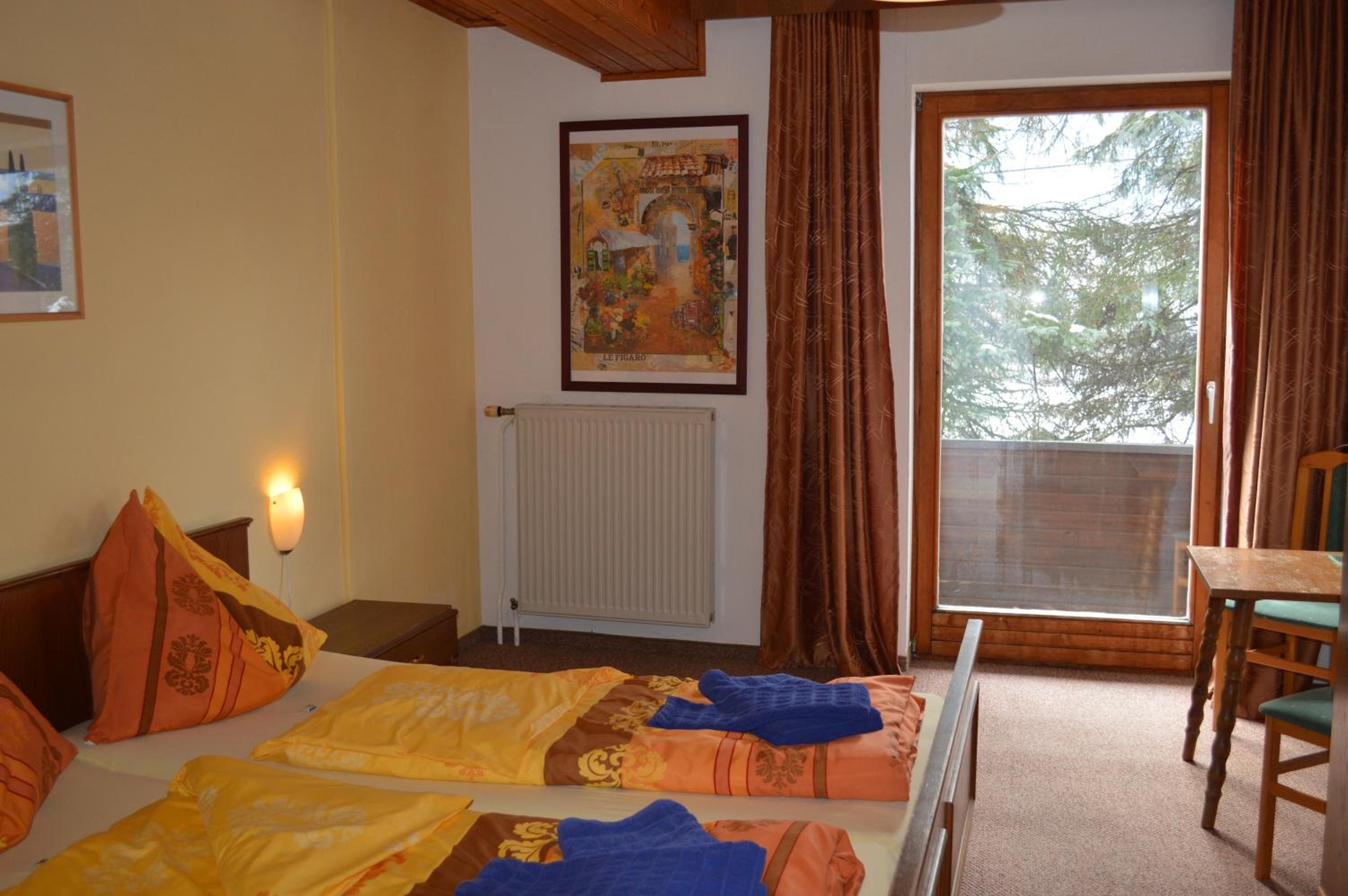 Double or Twin Room - Photo 4