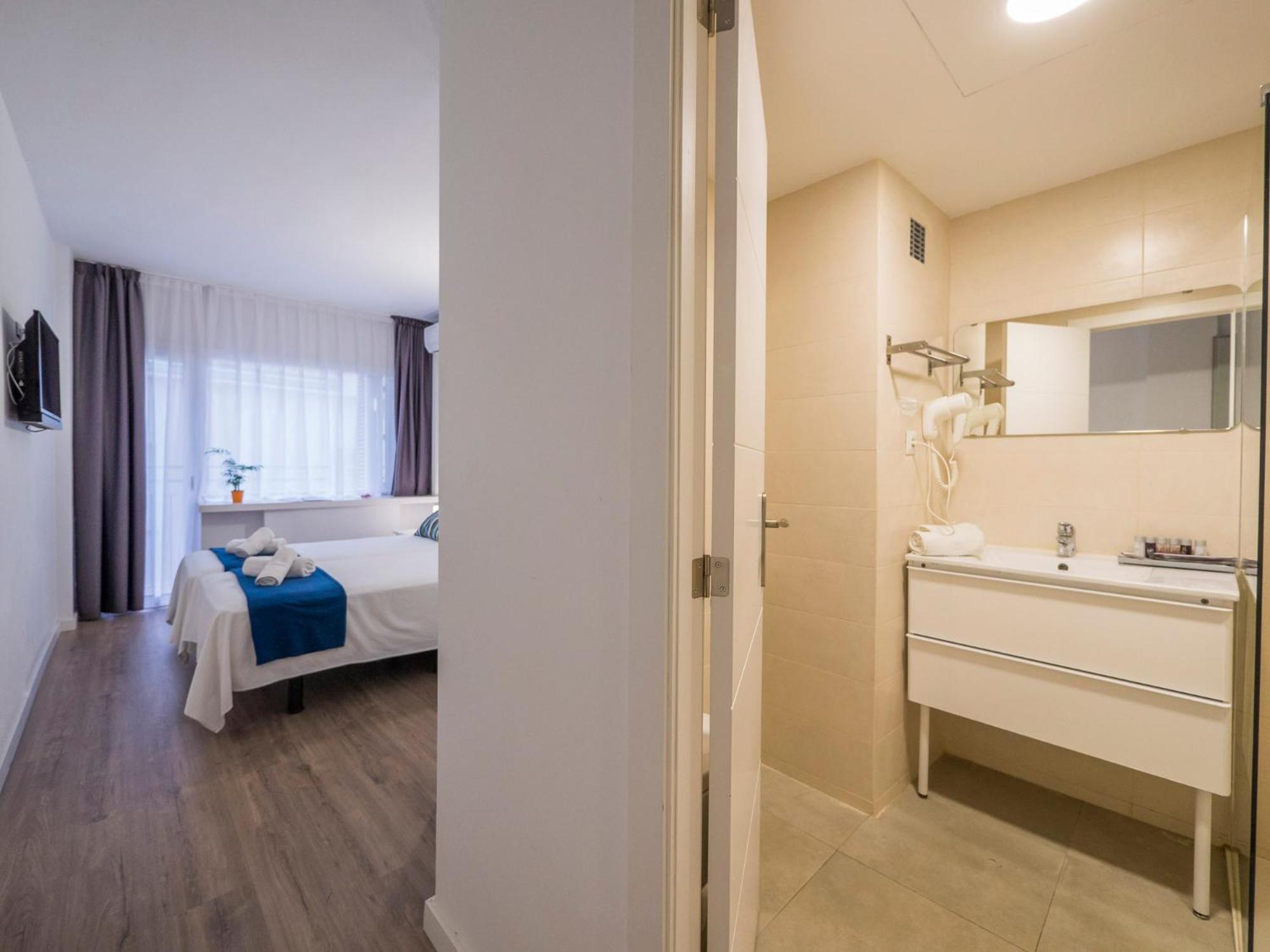 Double Room (1 Adult) photo 2