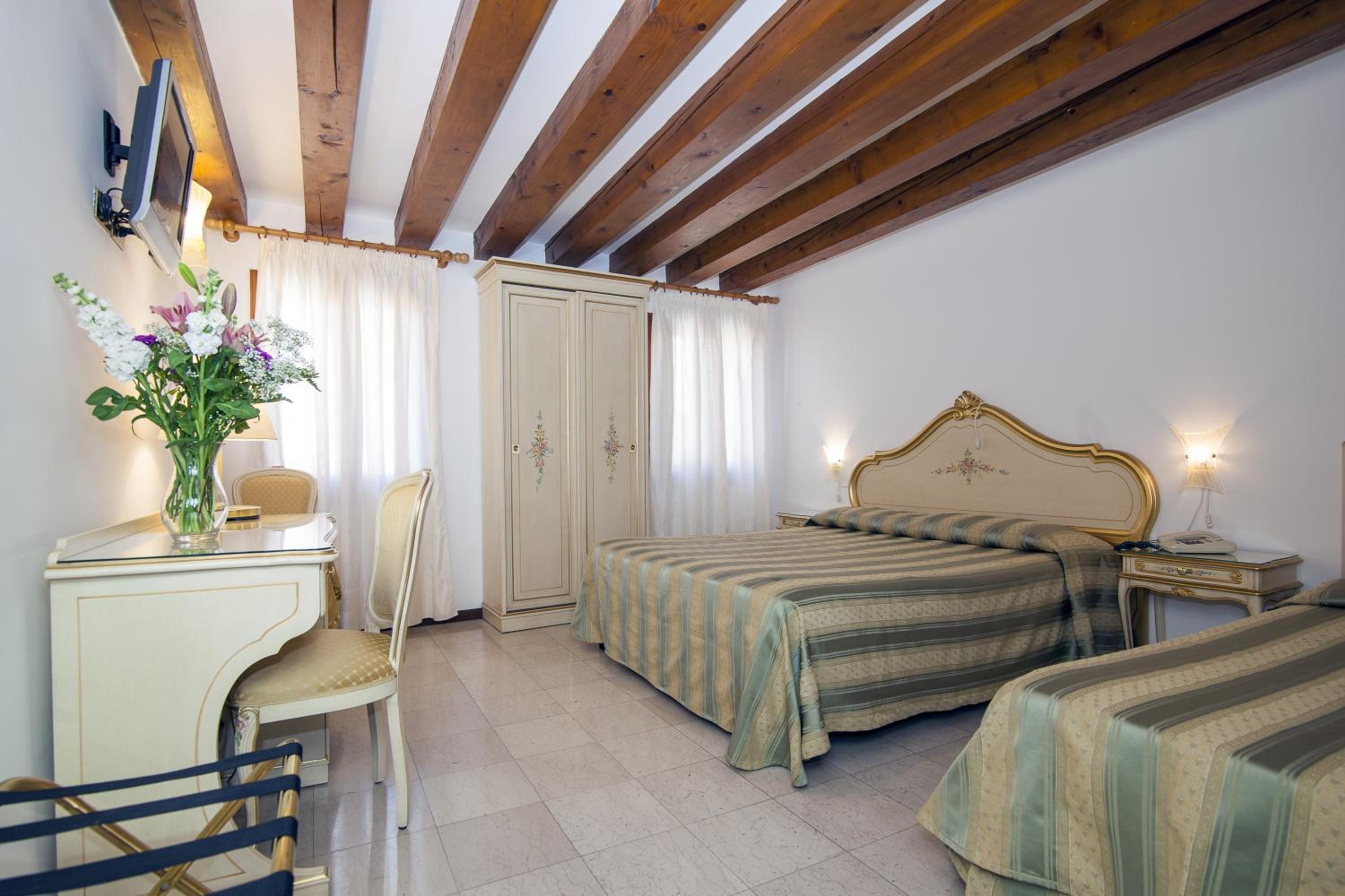 Superior Double Room photo 3