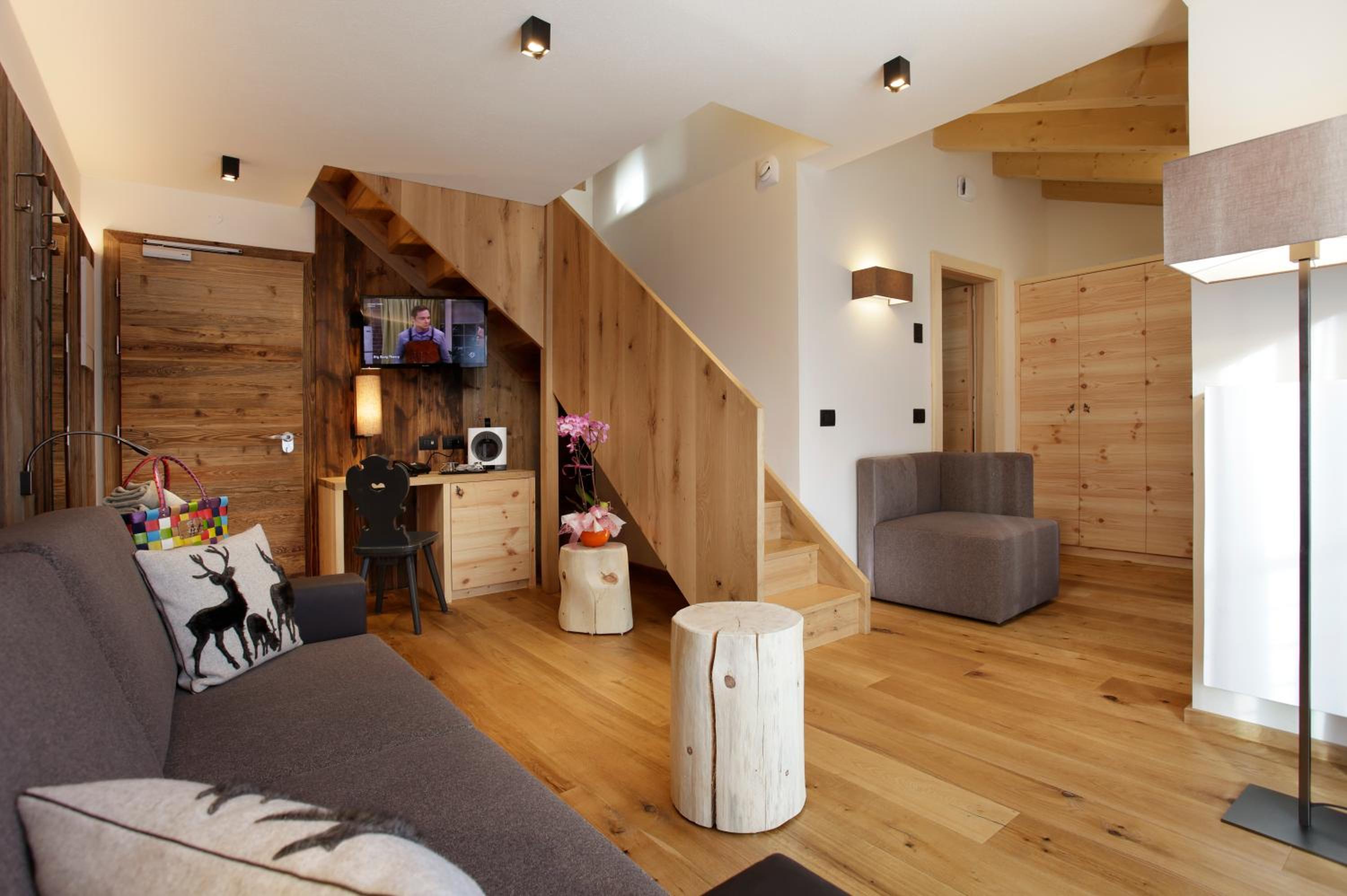 King Suite with Spa Bath - Photo 5
