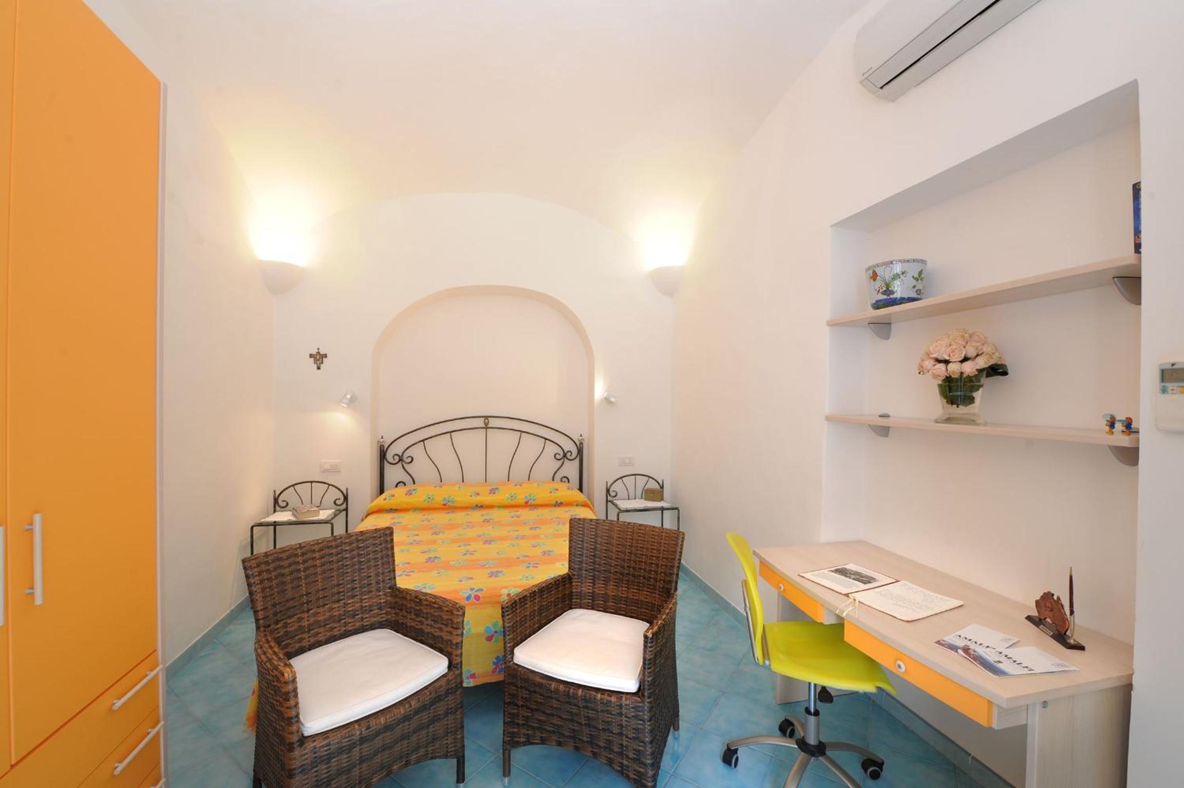 One-Bedroom Apartment with Terrace photo 1