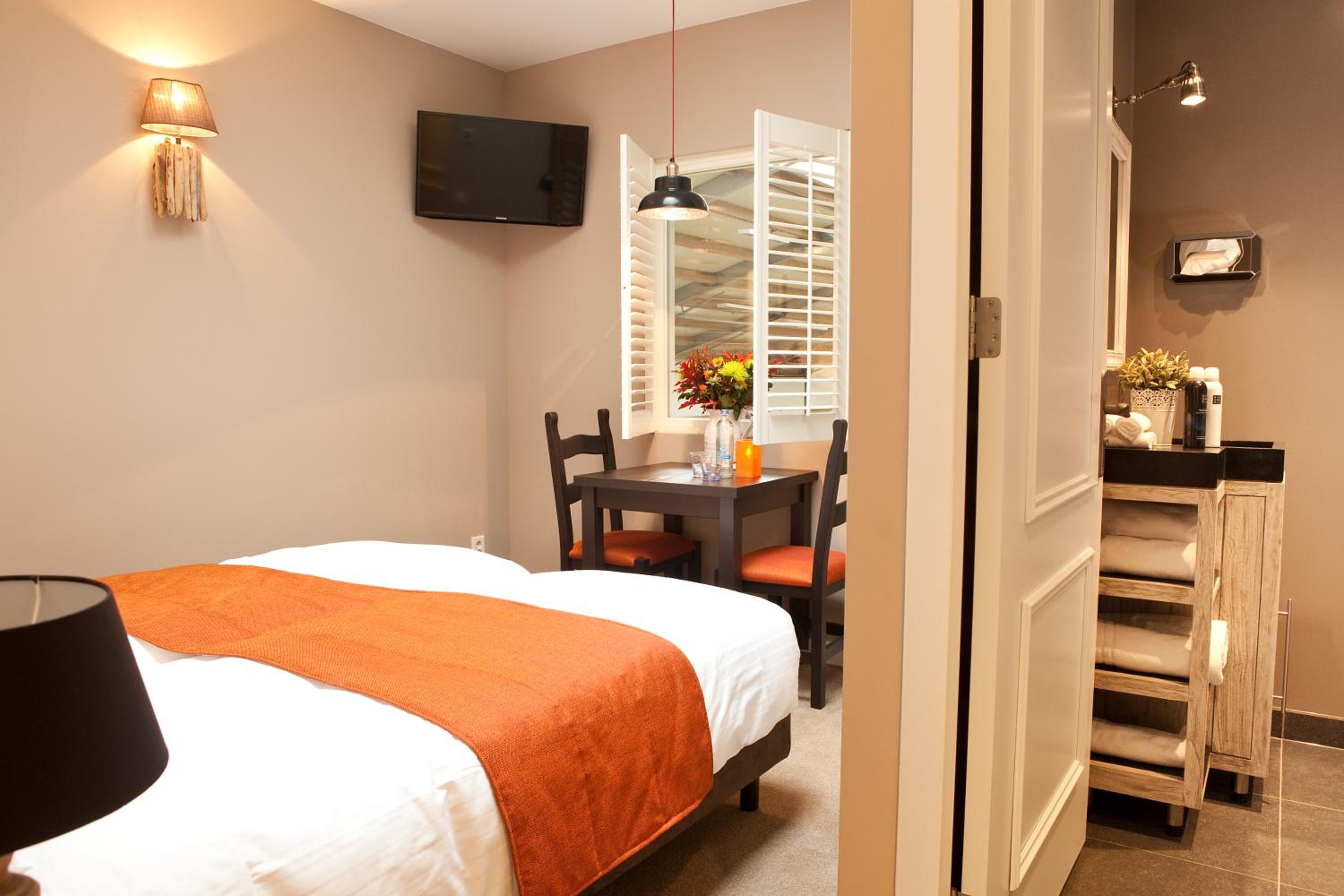 Comfort Room - Photo 6