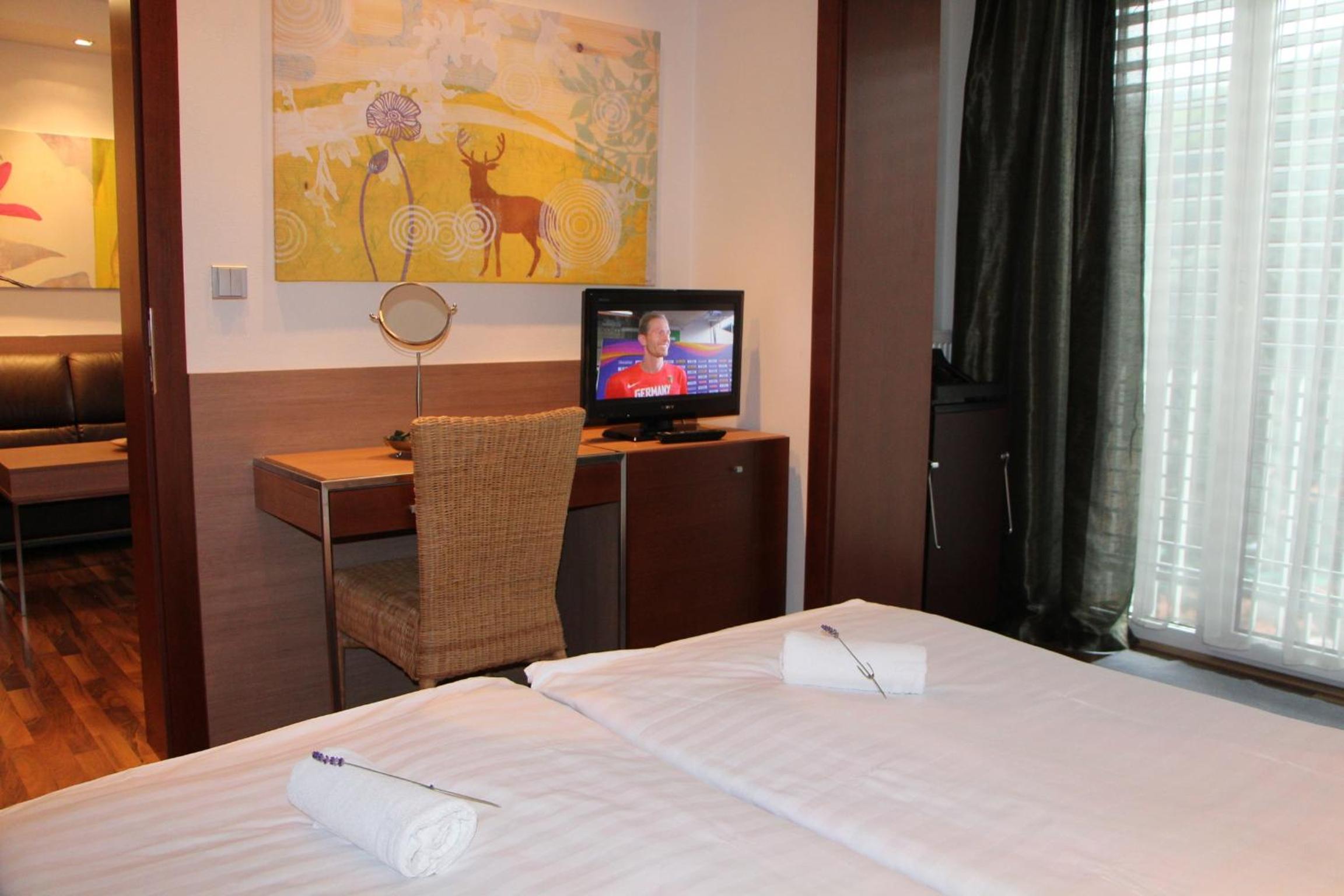 Double or Twin Room with Mountain View photo 2