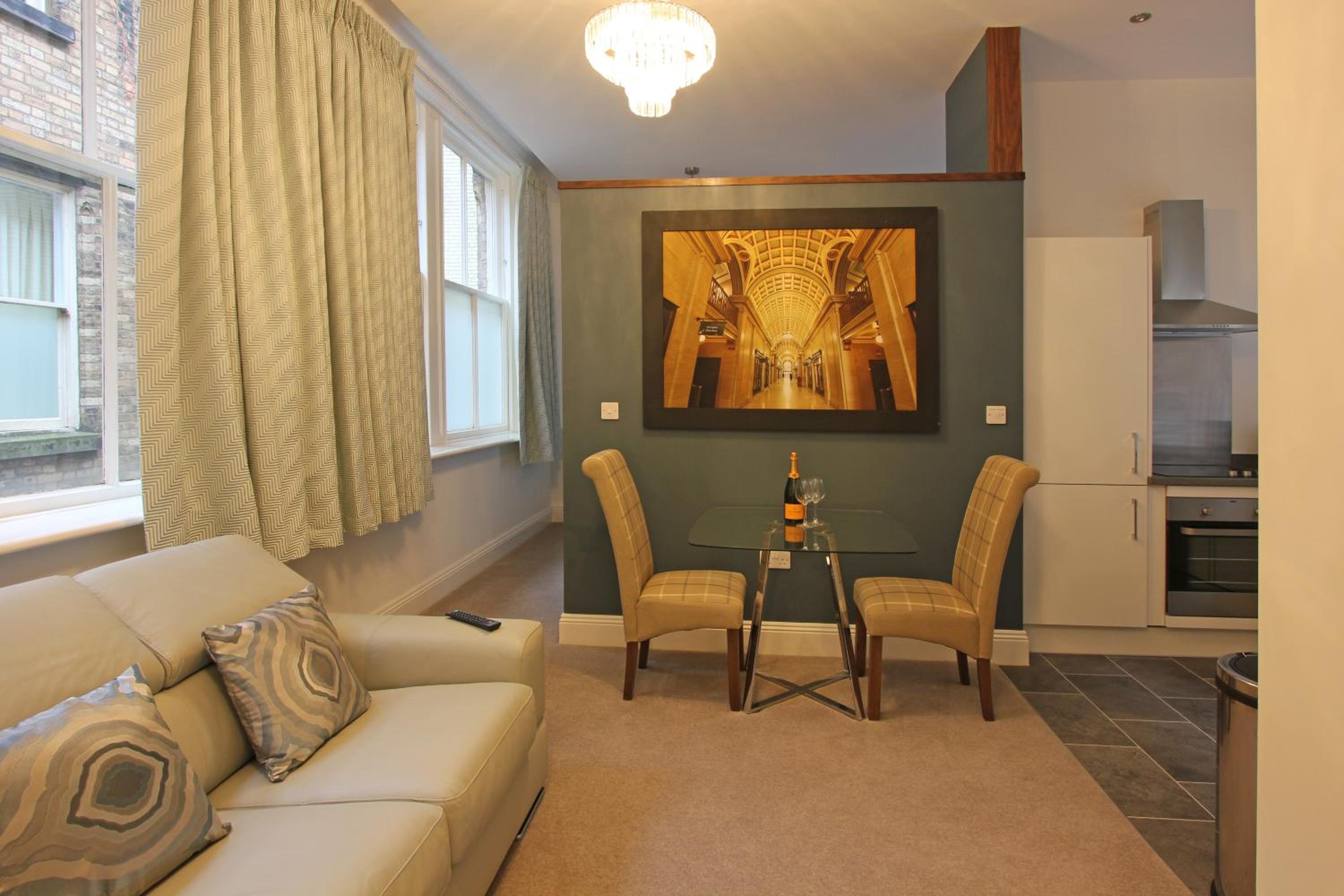 One-Bedroom Apartment
