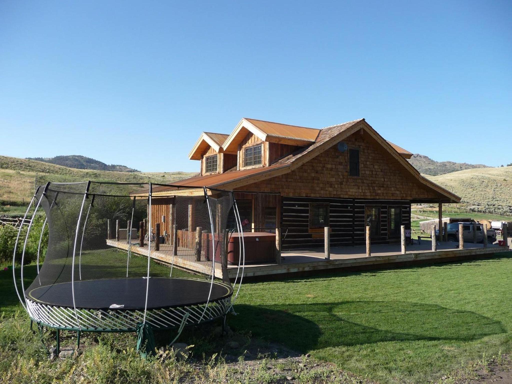 Five-Bedroom House photo 2