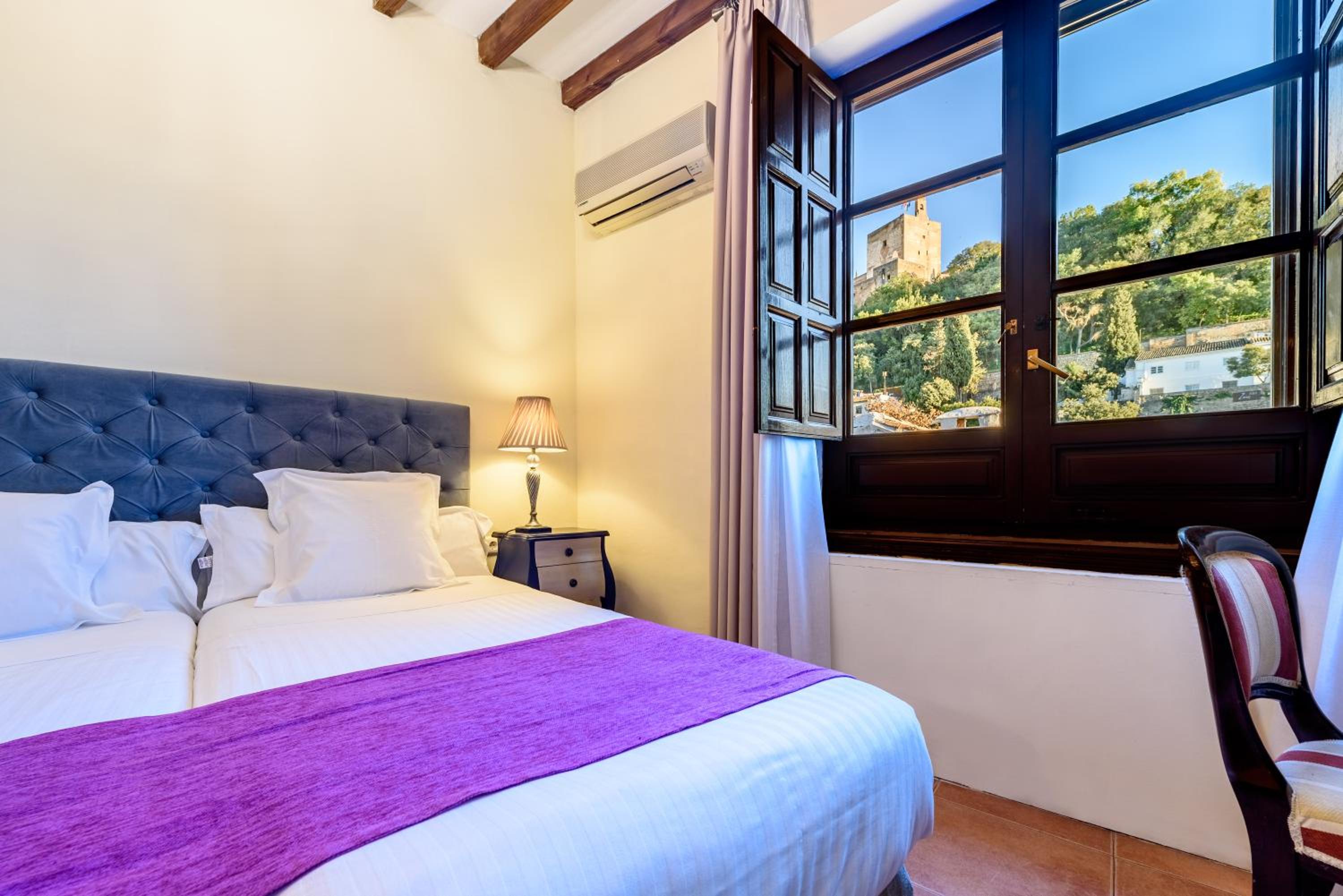 Double or Twin Room with Alhambra Views - Photo 1