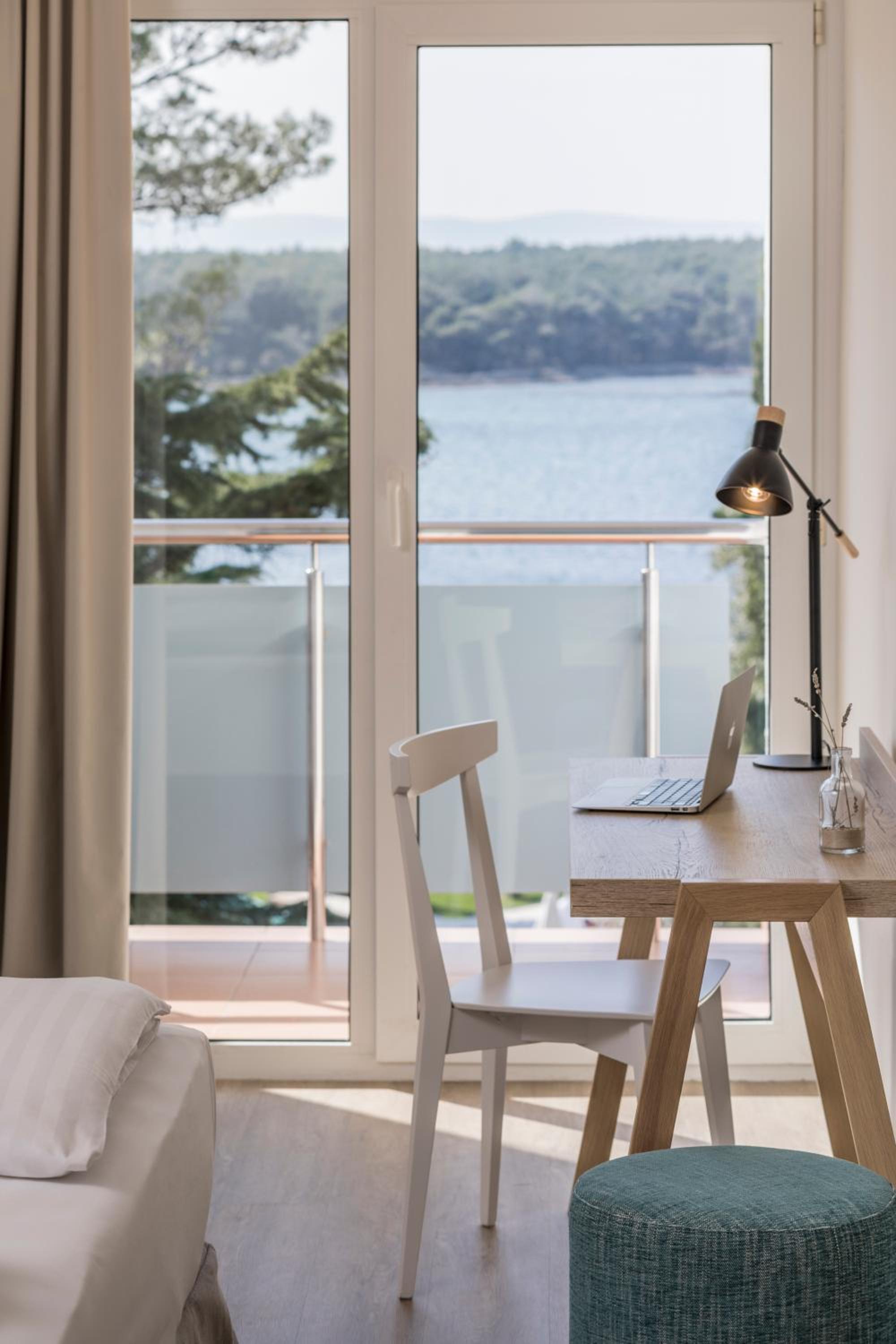 Falky Room with Side Sea View (2 Adults + 2 Children) - Photo 2