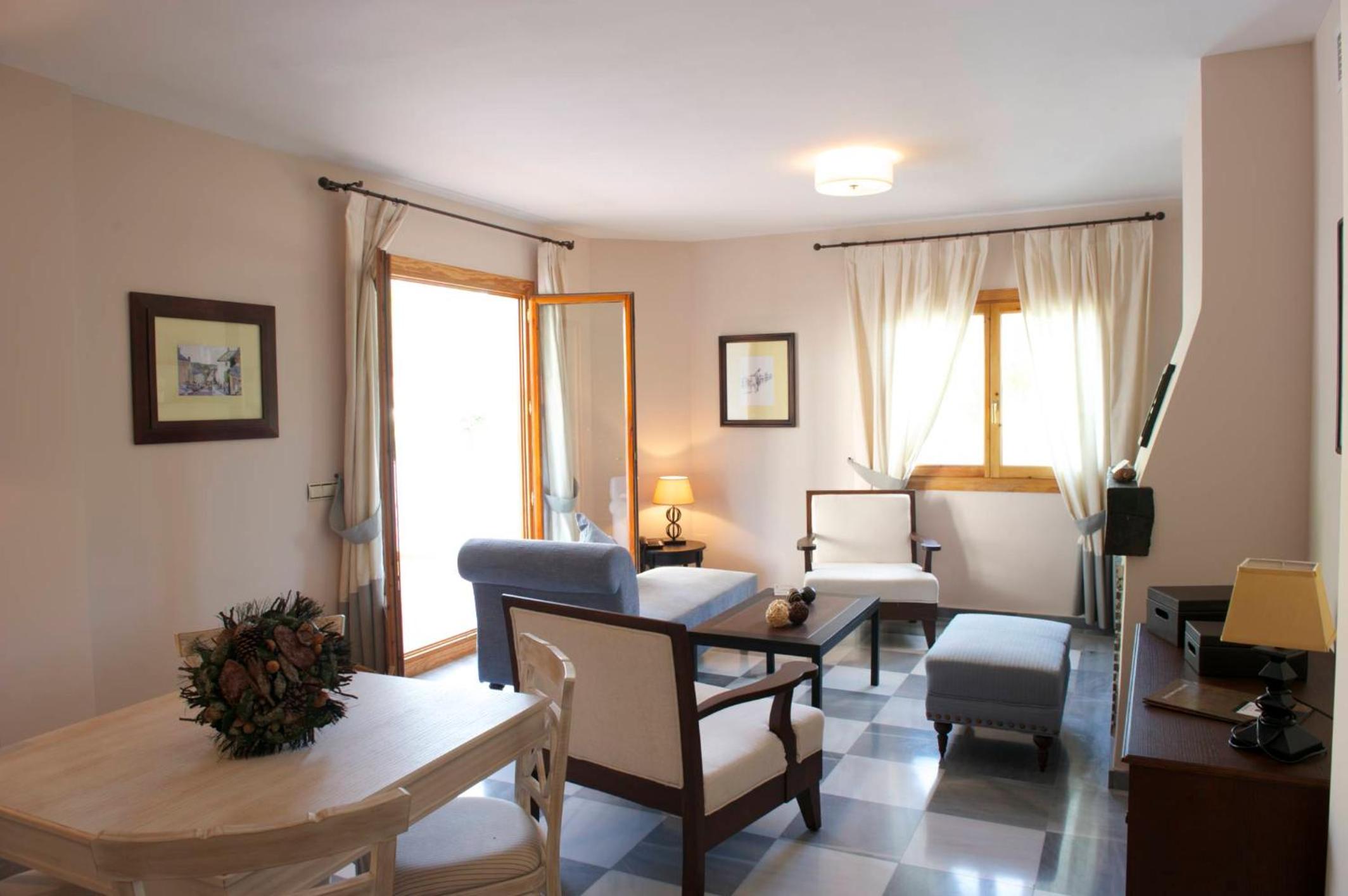 Deluxe Double Room - Photo 4