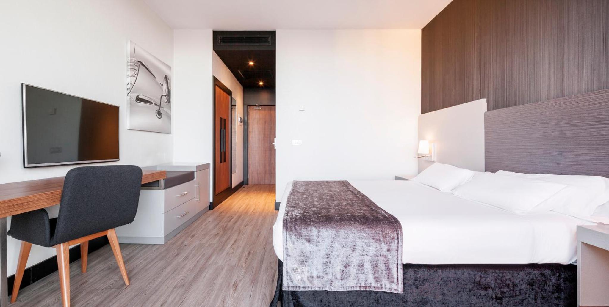 Double or Twin Room - Photo 5