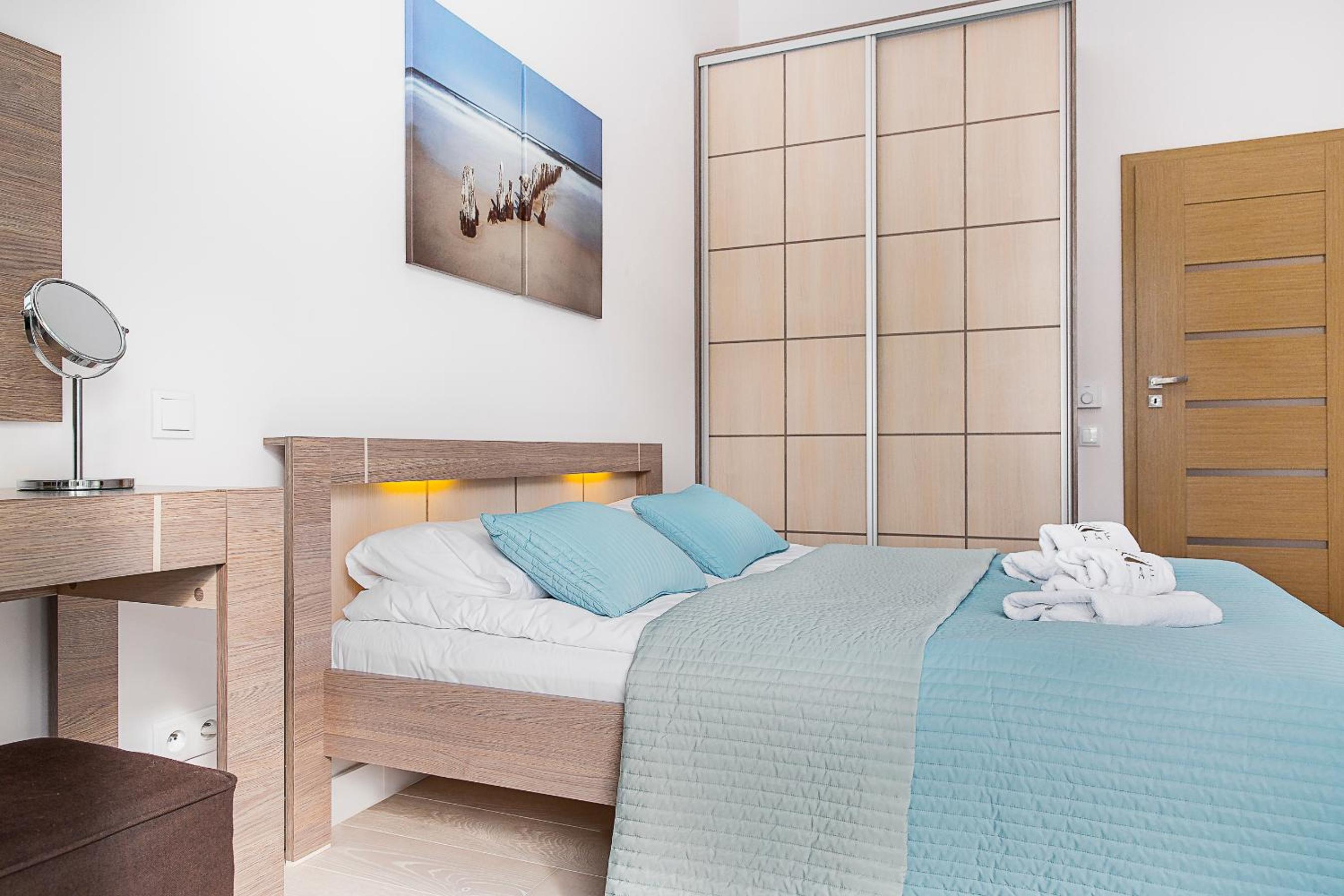 One-Bedroom Deluxe Apartment with Side Sea View I