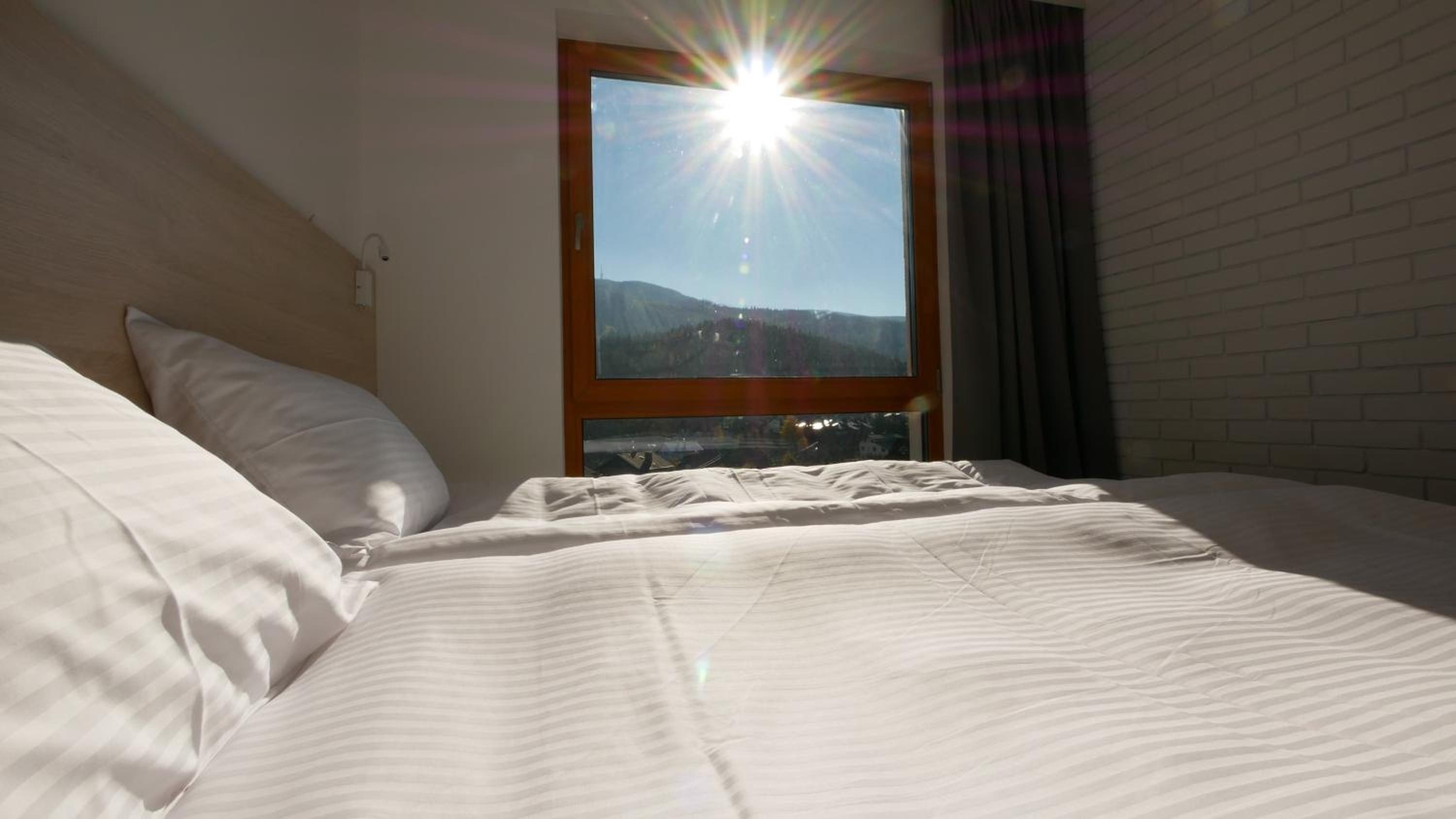 Apartment with Mountain View
