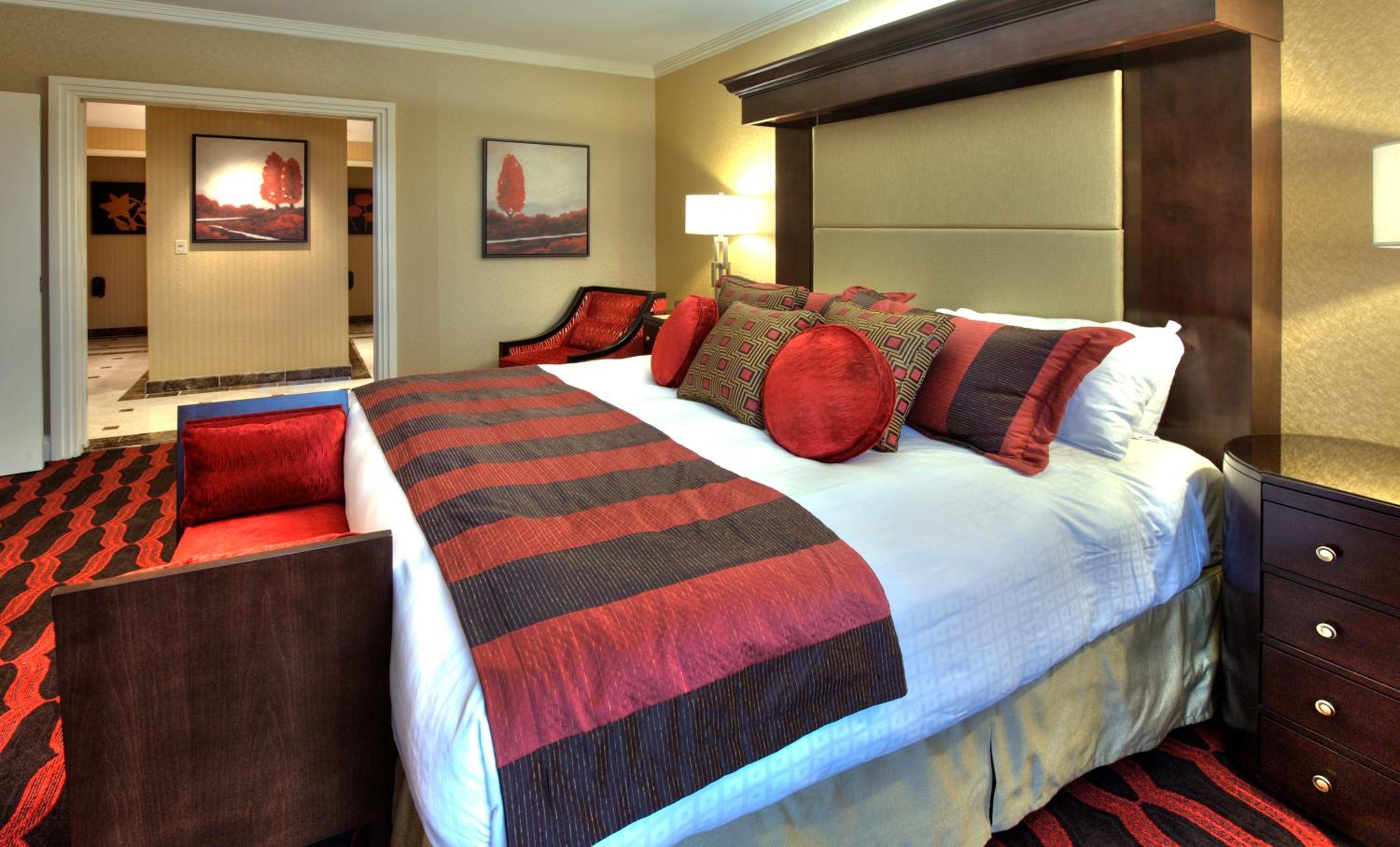 Monarch Suite photo 2