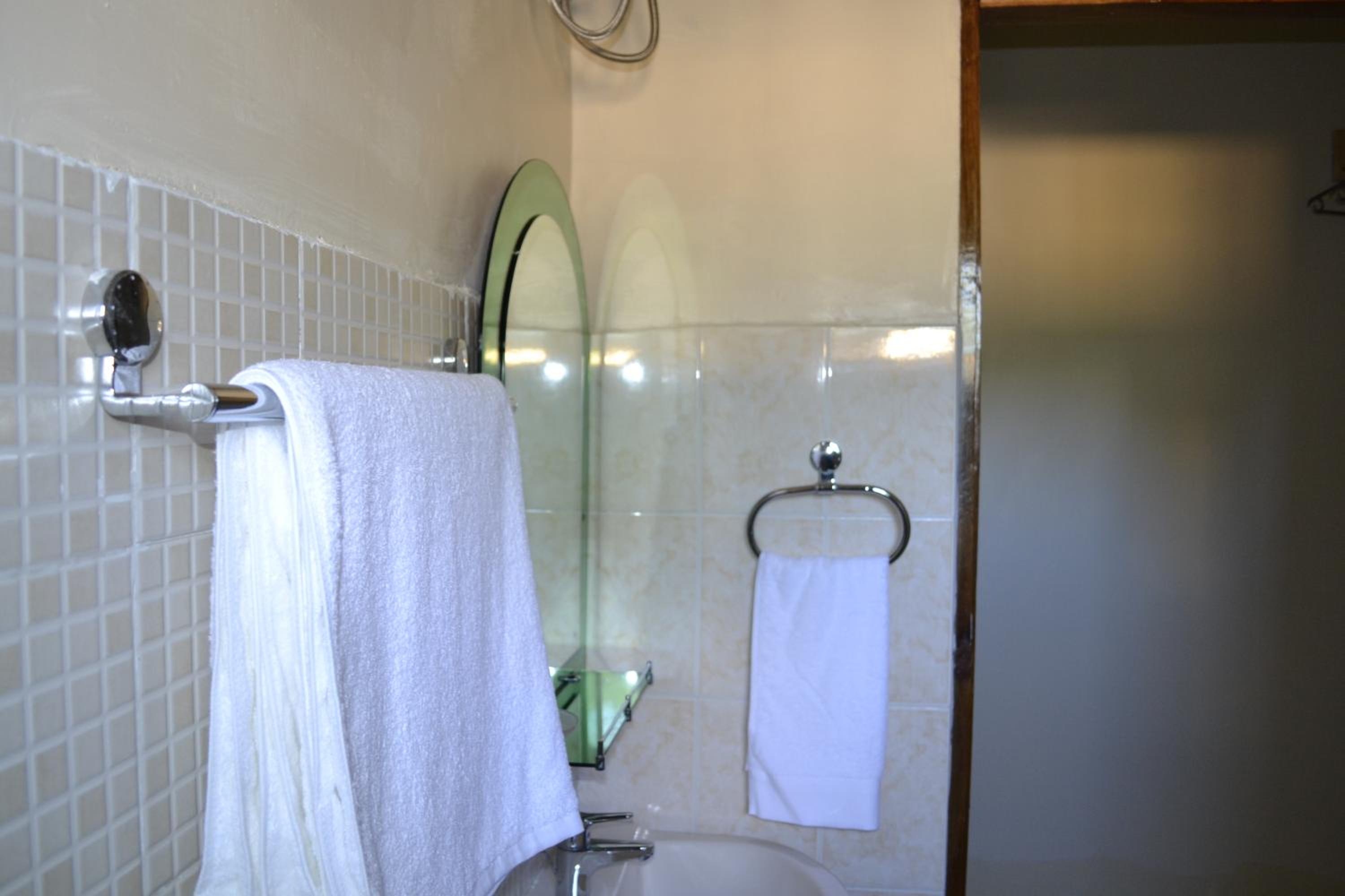 Double Room - Photo 2