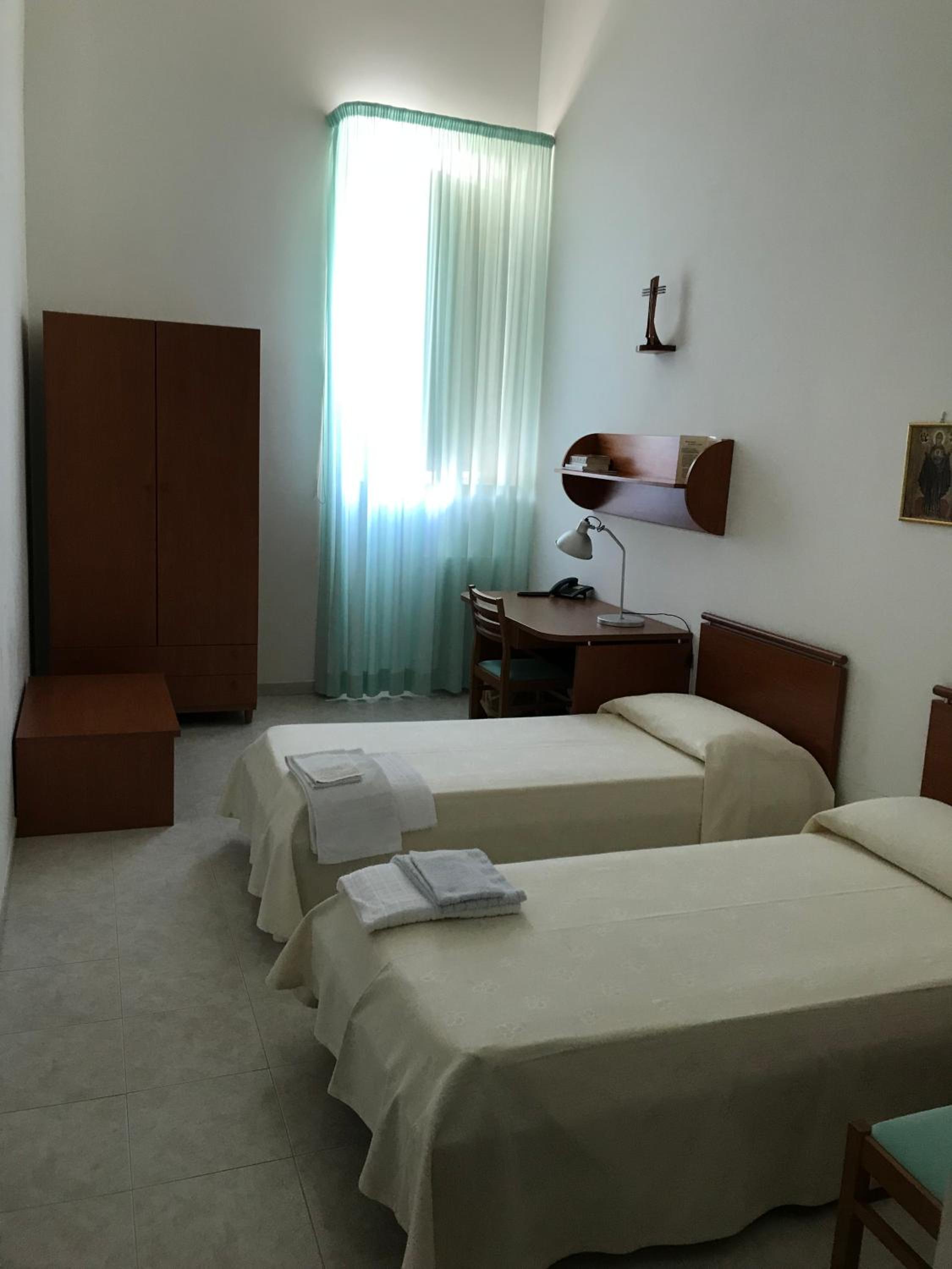 Twin Room with Bathroom