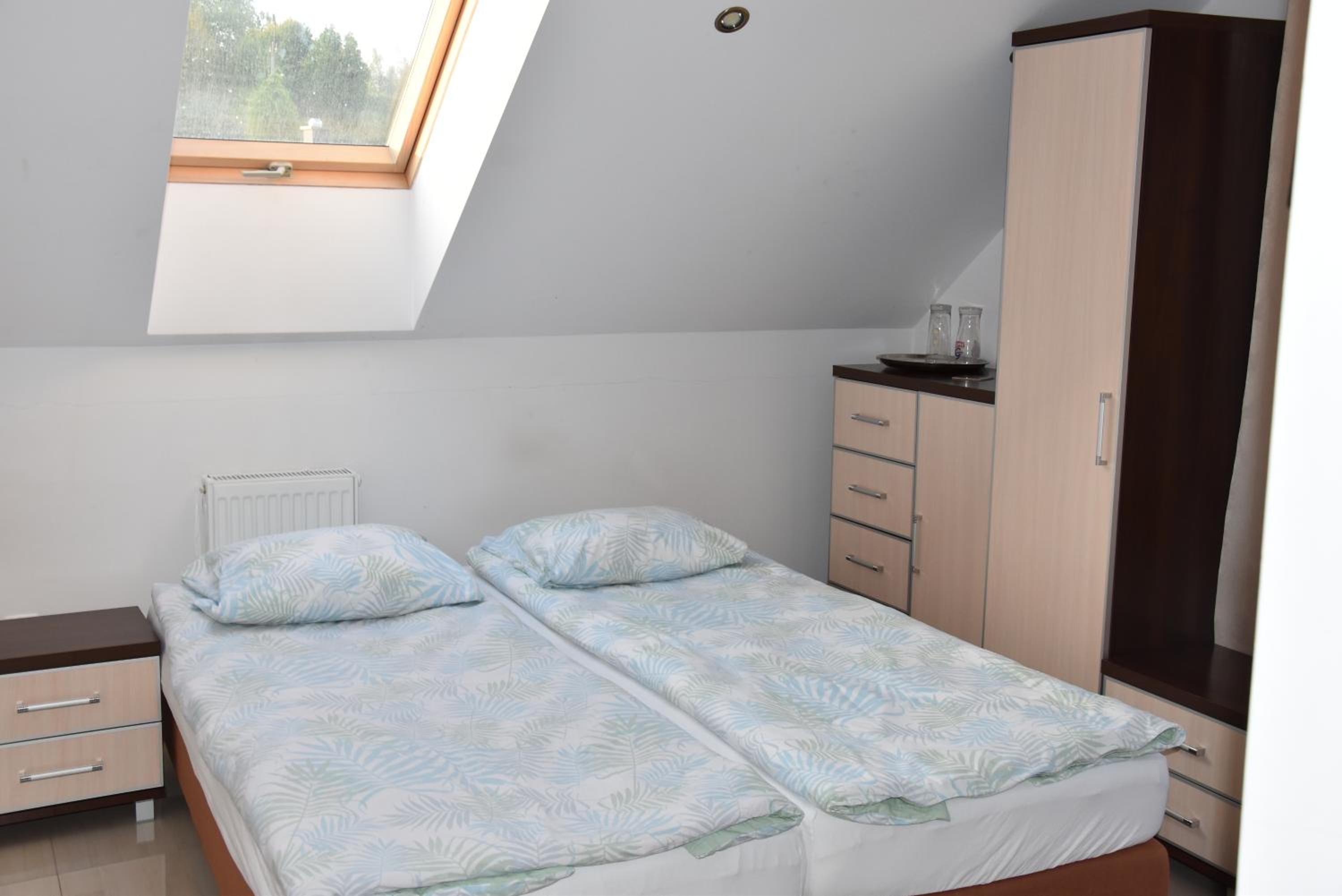 Double or Twin Room - Photo 11
