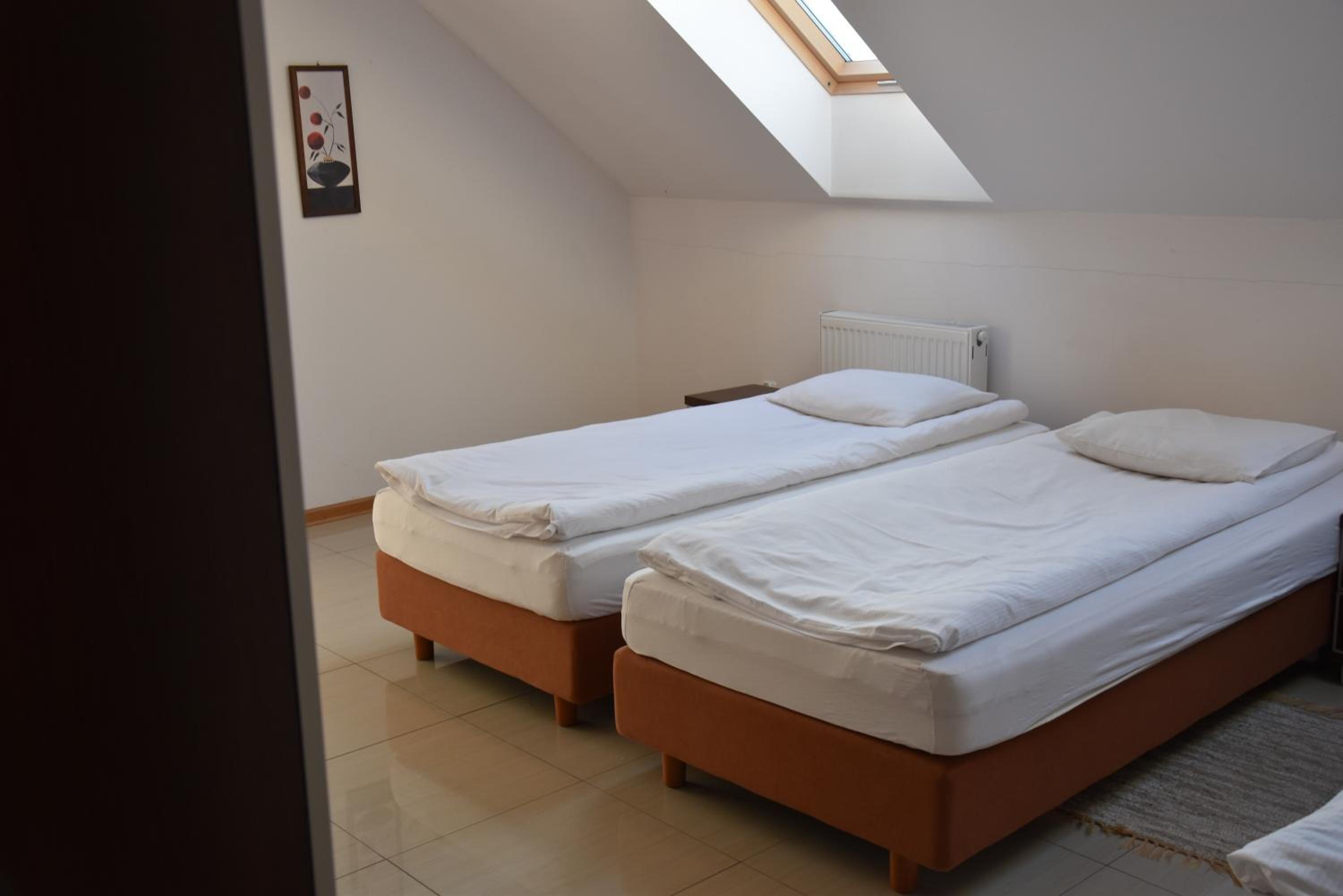 Double or Twin Room - Photo 9