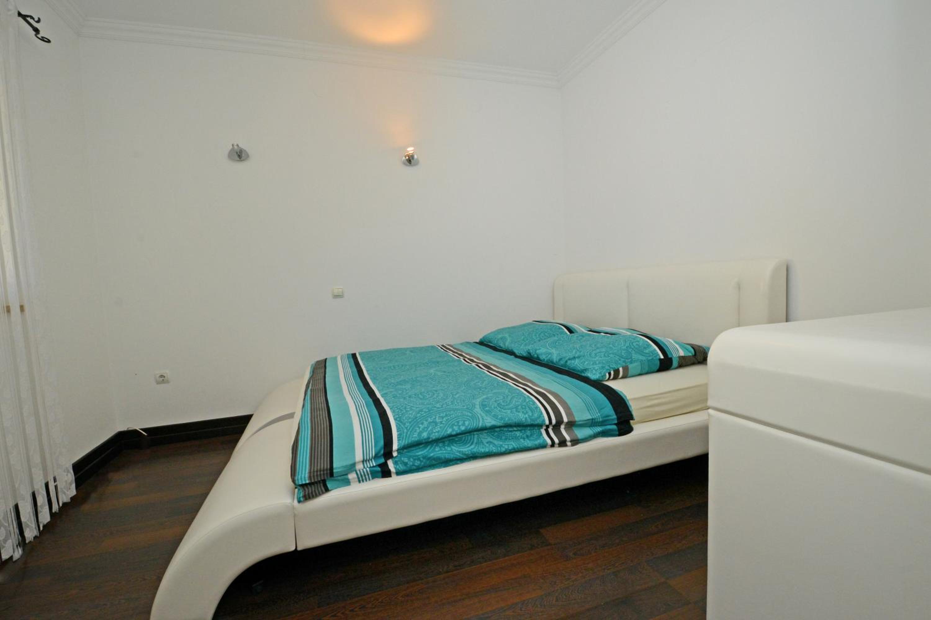 Villa with Private Pool - Photo 61