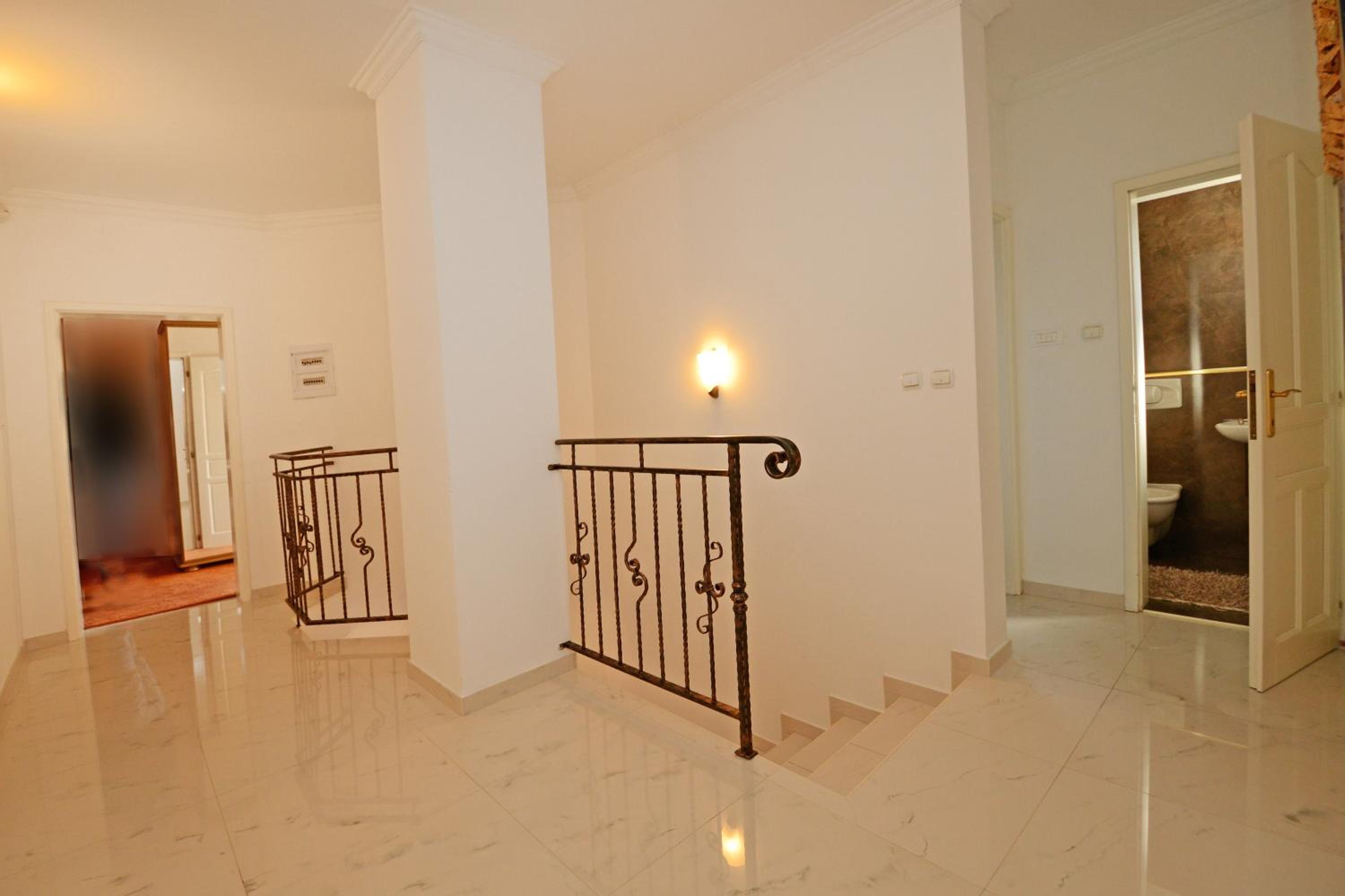 Villa with Private Pool - Photo 41