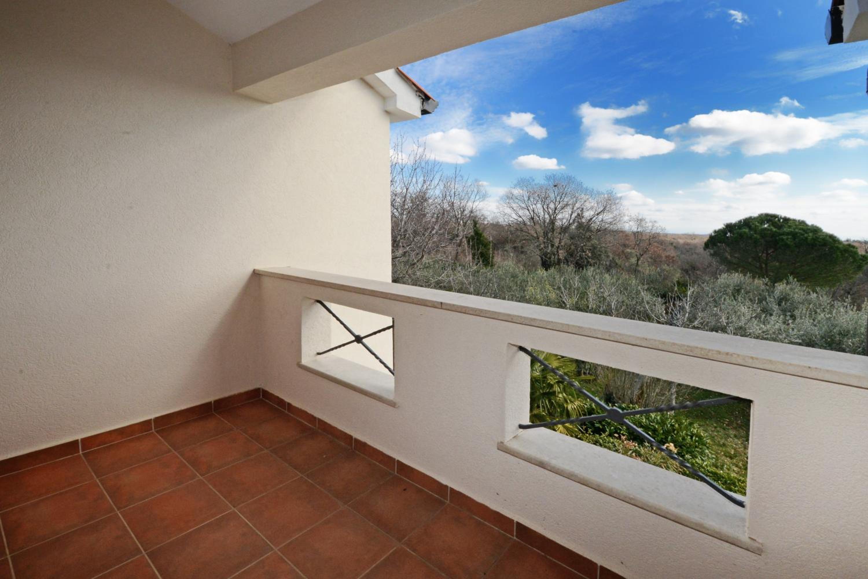 Villa with Private Pool - Photo 32
