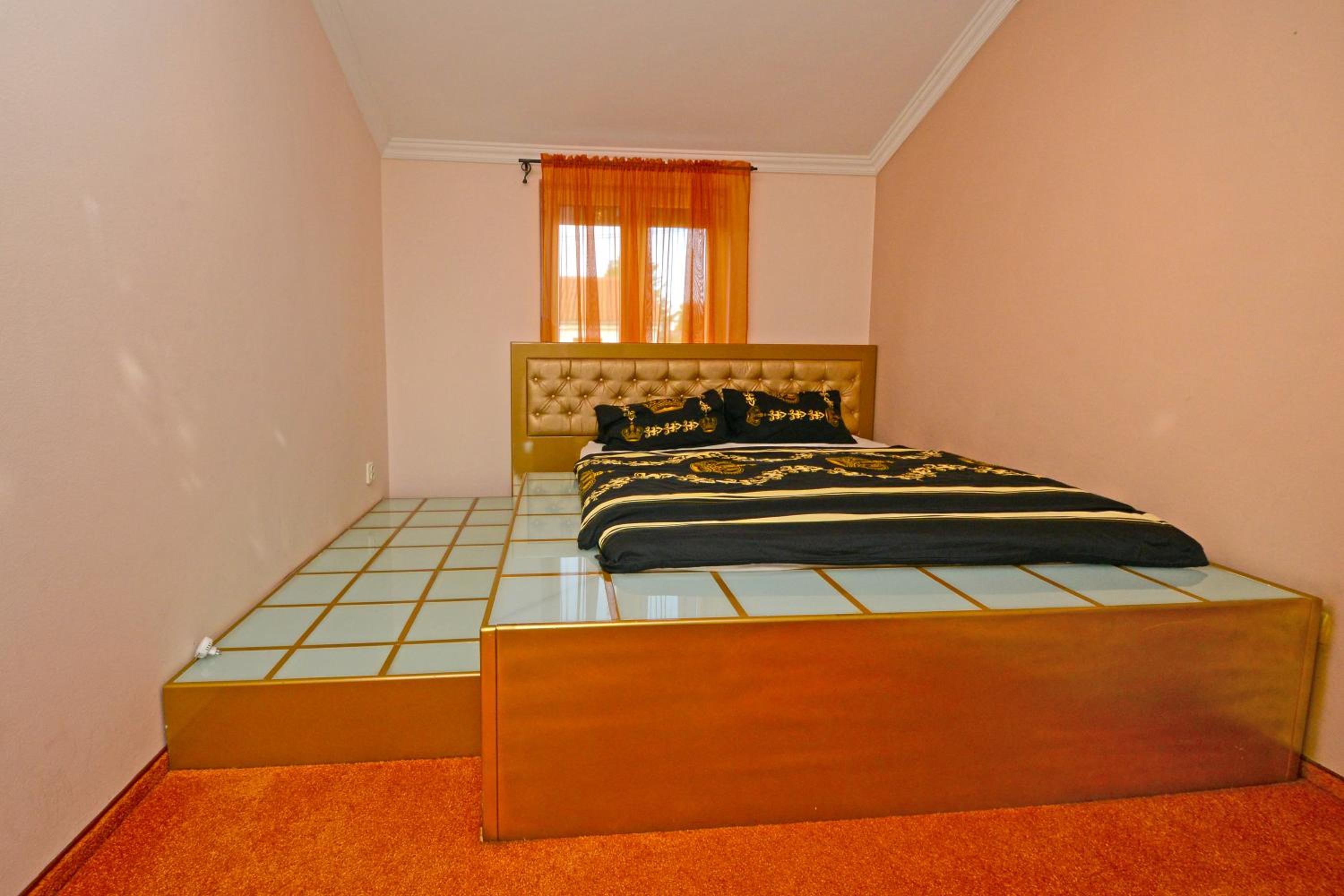 Villa with Private Pool - Photo 20