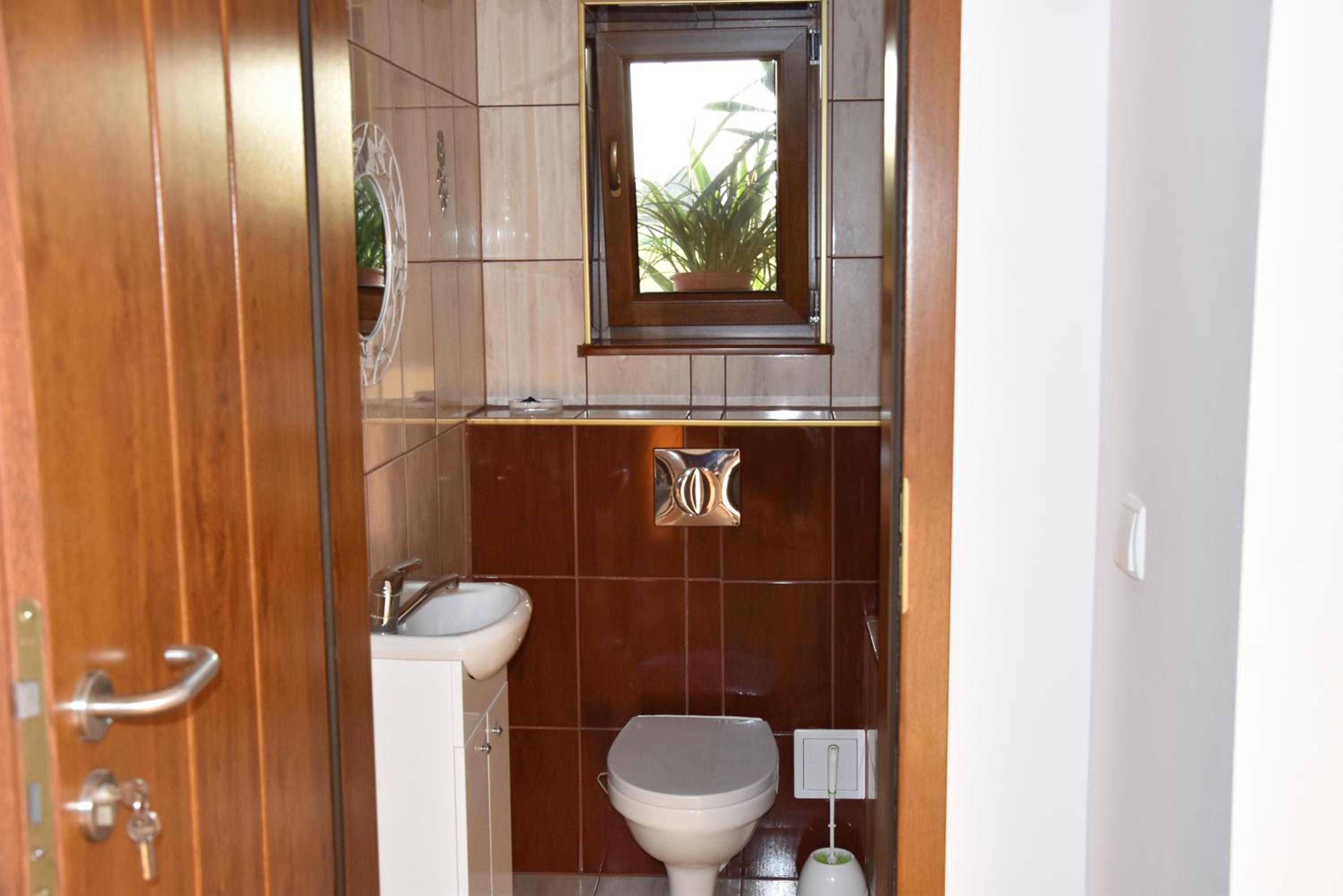 Apartment with Terrace - Photo 17