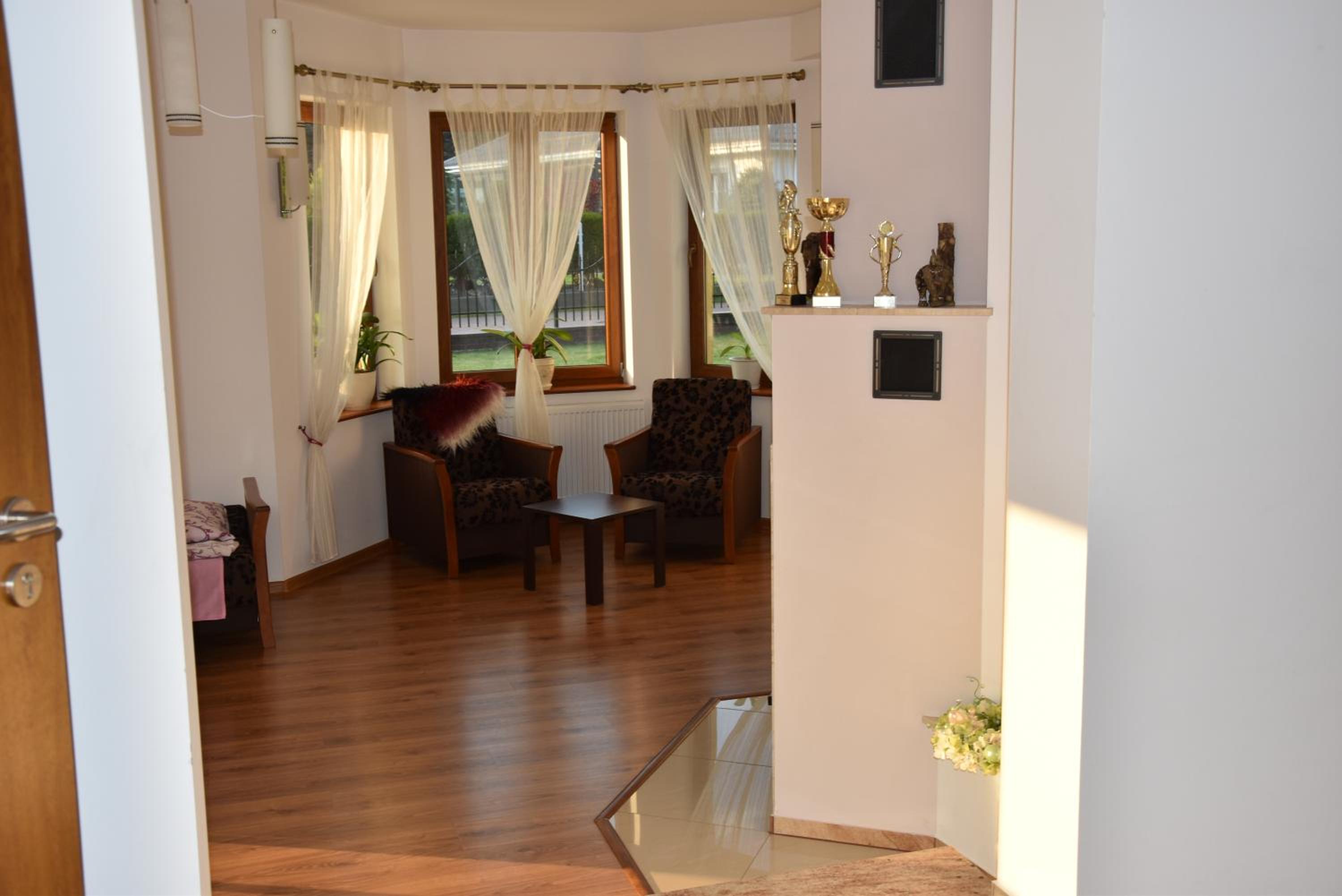 Apartment with Terrace - Photo 6