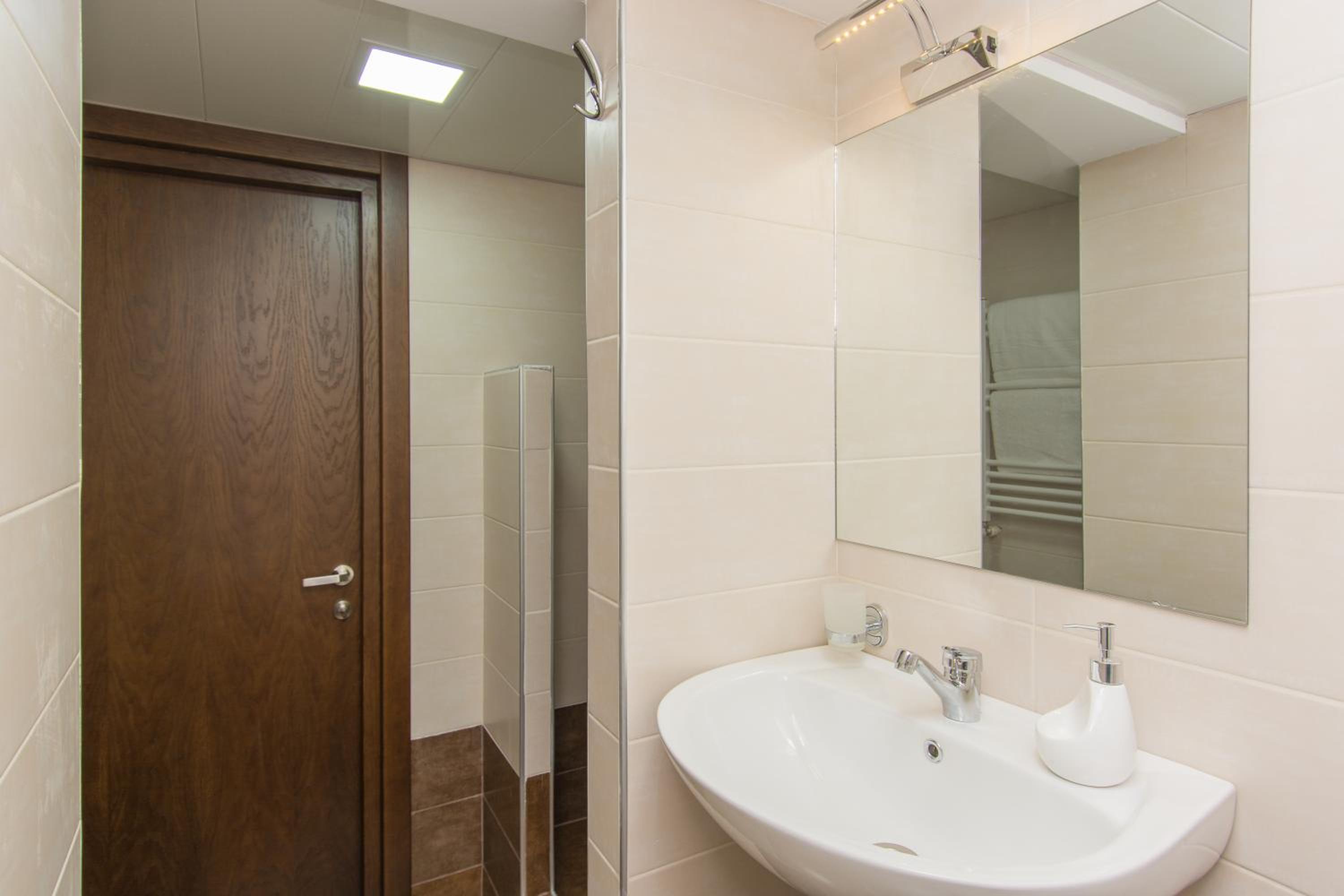 Family Room with Shower photo 3