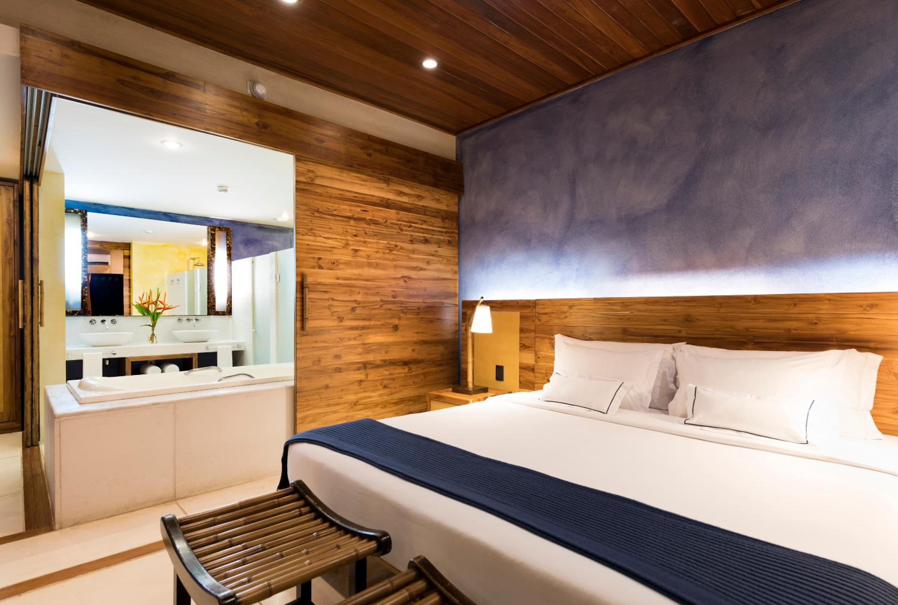 Deluxe Suite Ocean View