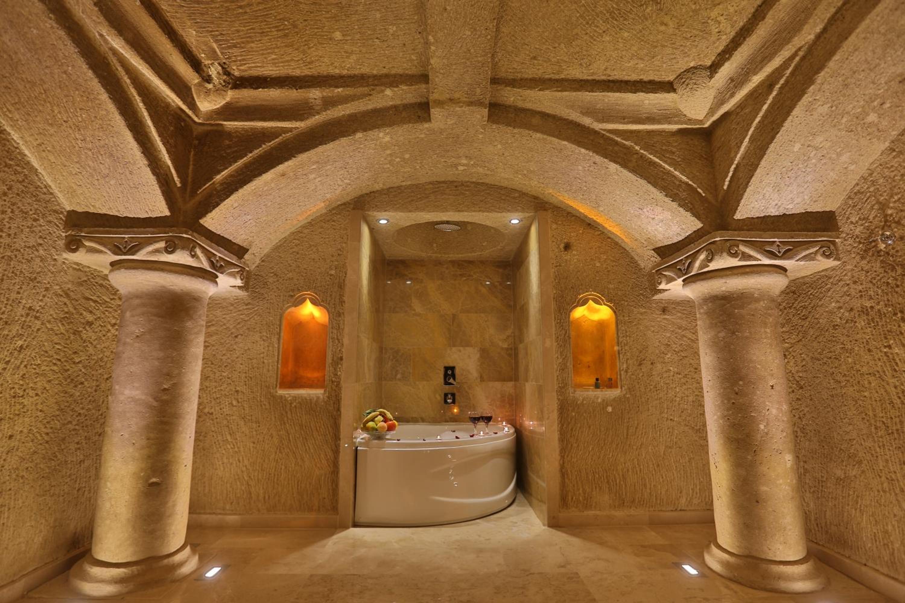 Deluxe Double Room with Bath - Photo 3
