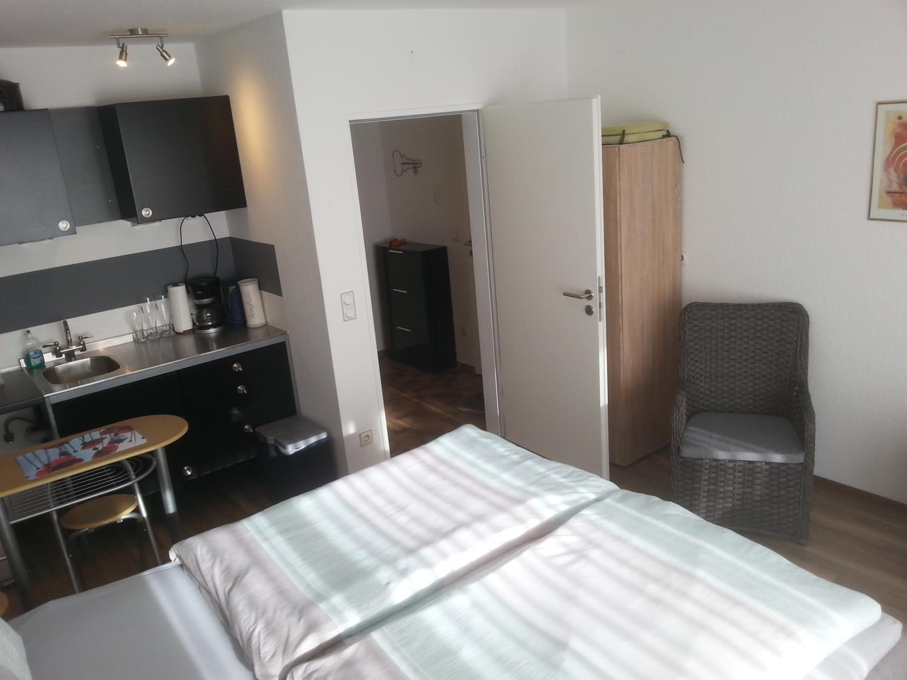 Apartment with Balcony - Photo 18