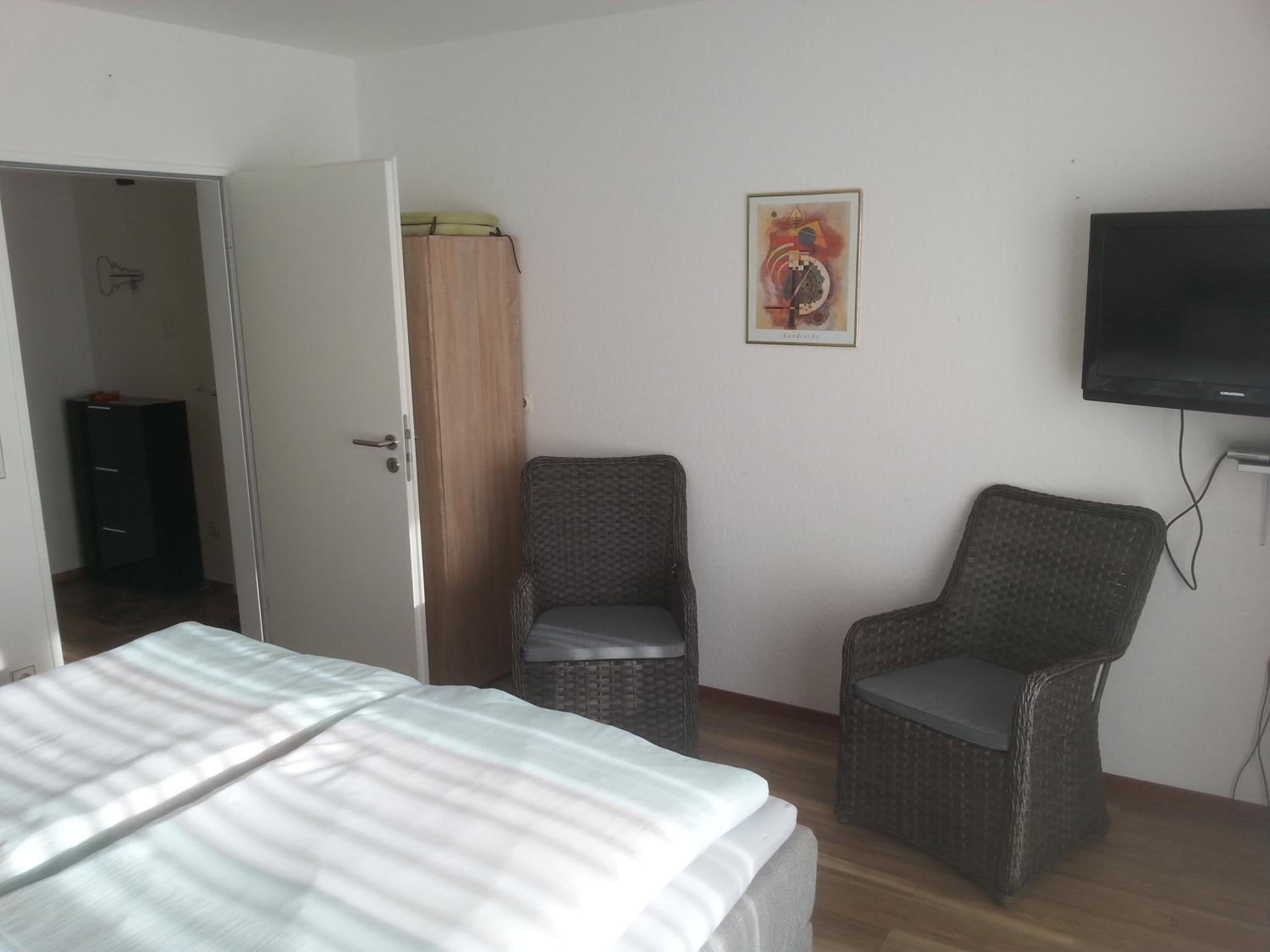 Apartment with Balcony - Photo 26